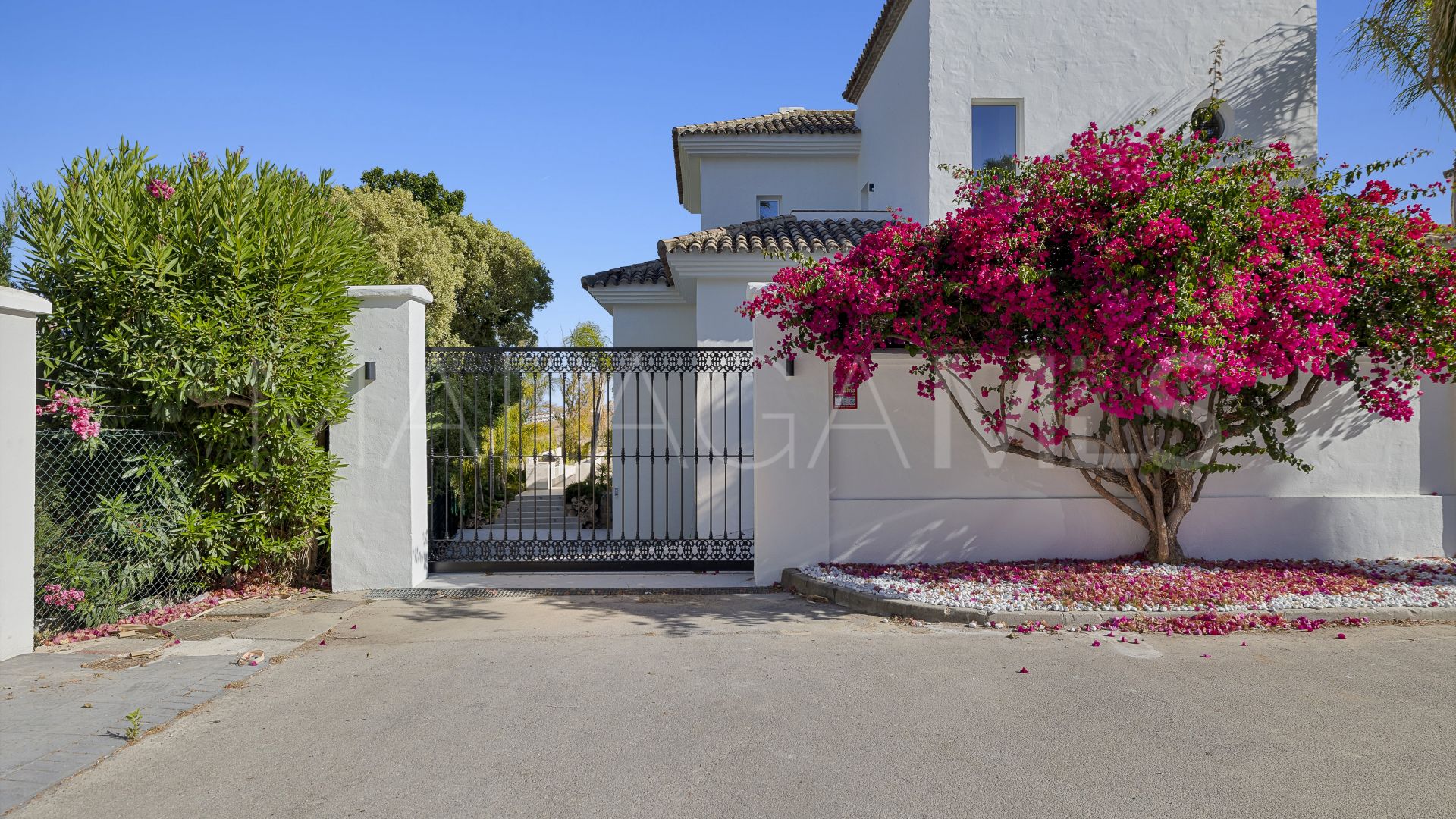 Villa with 5 bedrooms for sale in Atalaya Golf