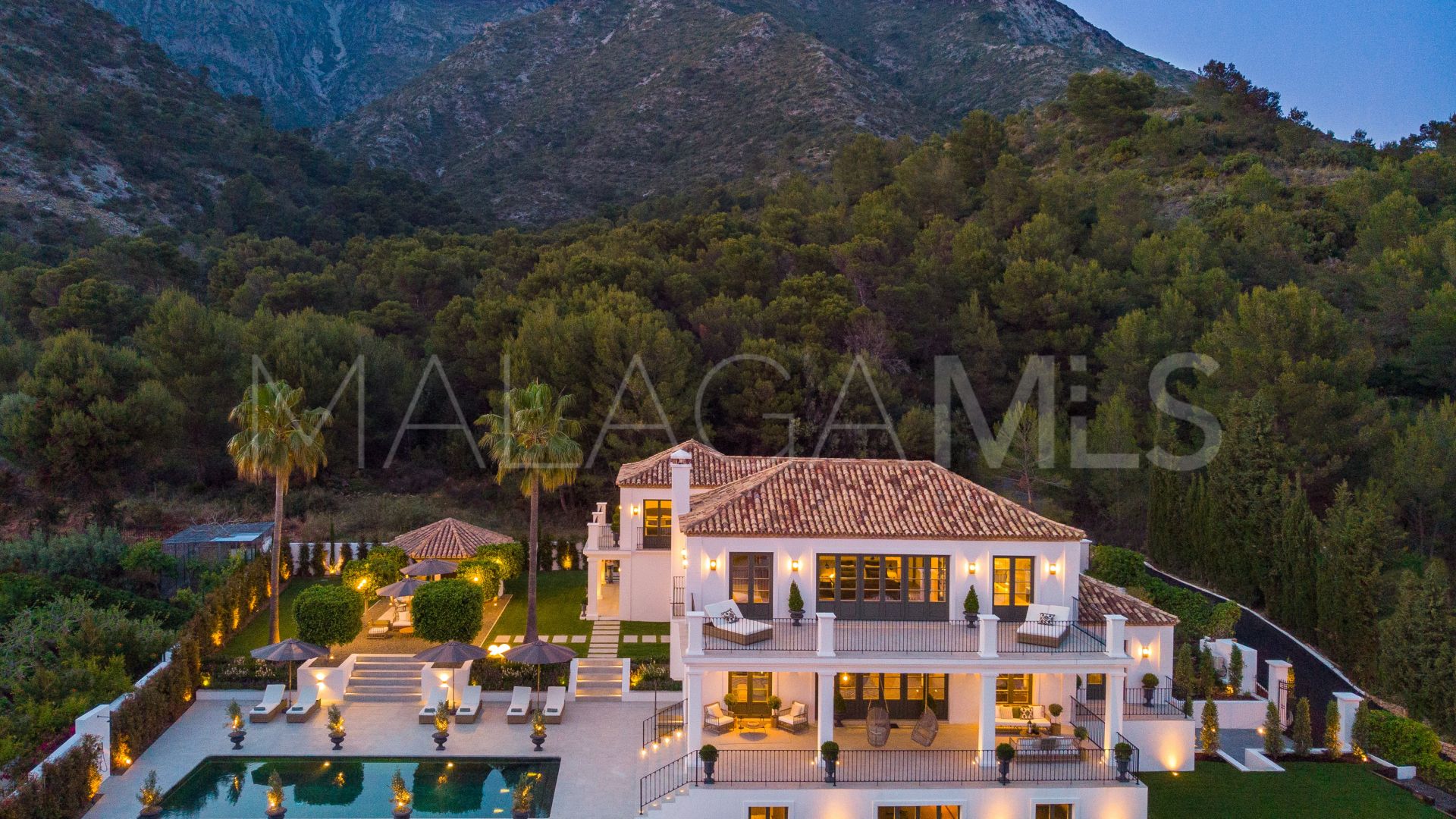 For sale Sierra Blanca villa with 6 bedrooms