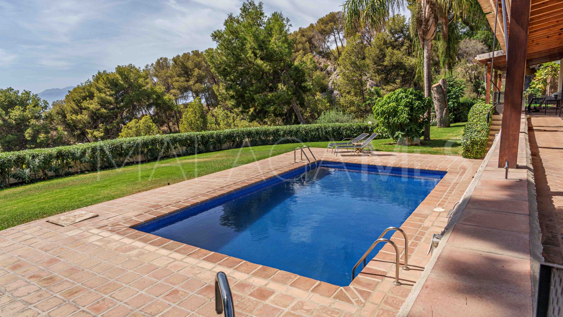 Villa for sale in Pinares de San Antón