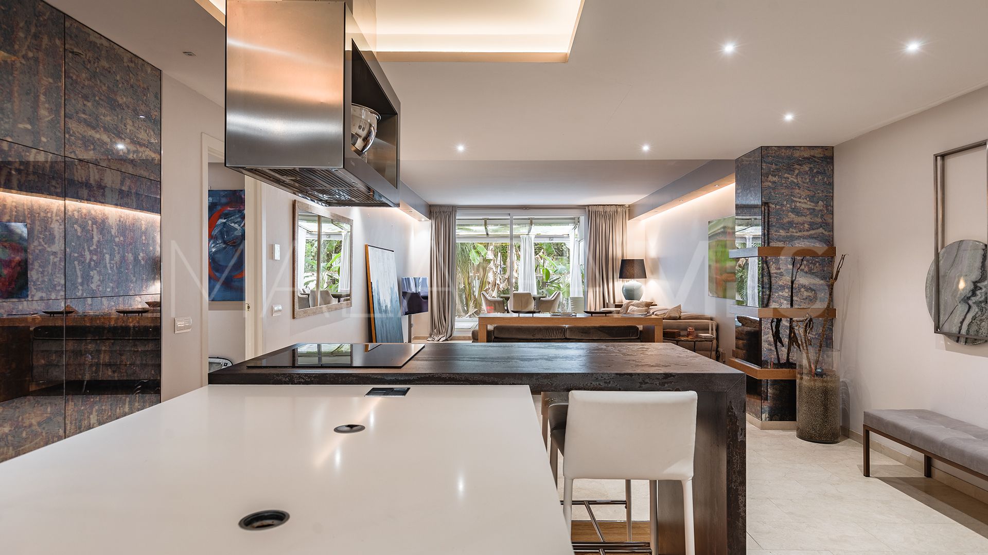 Lägenhet for sale in Las Lomas del Marbella Club