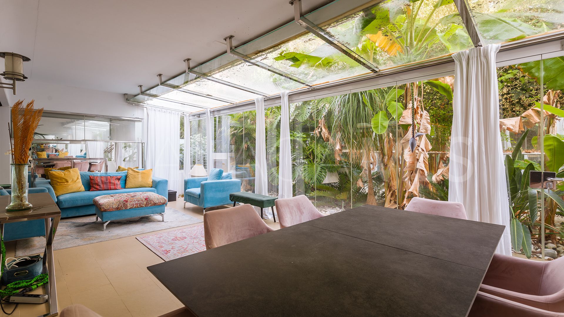 Lägenhet for sale in Las Lomas del Marbella Club