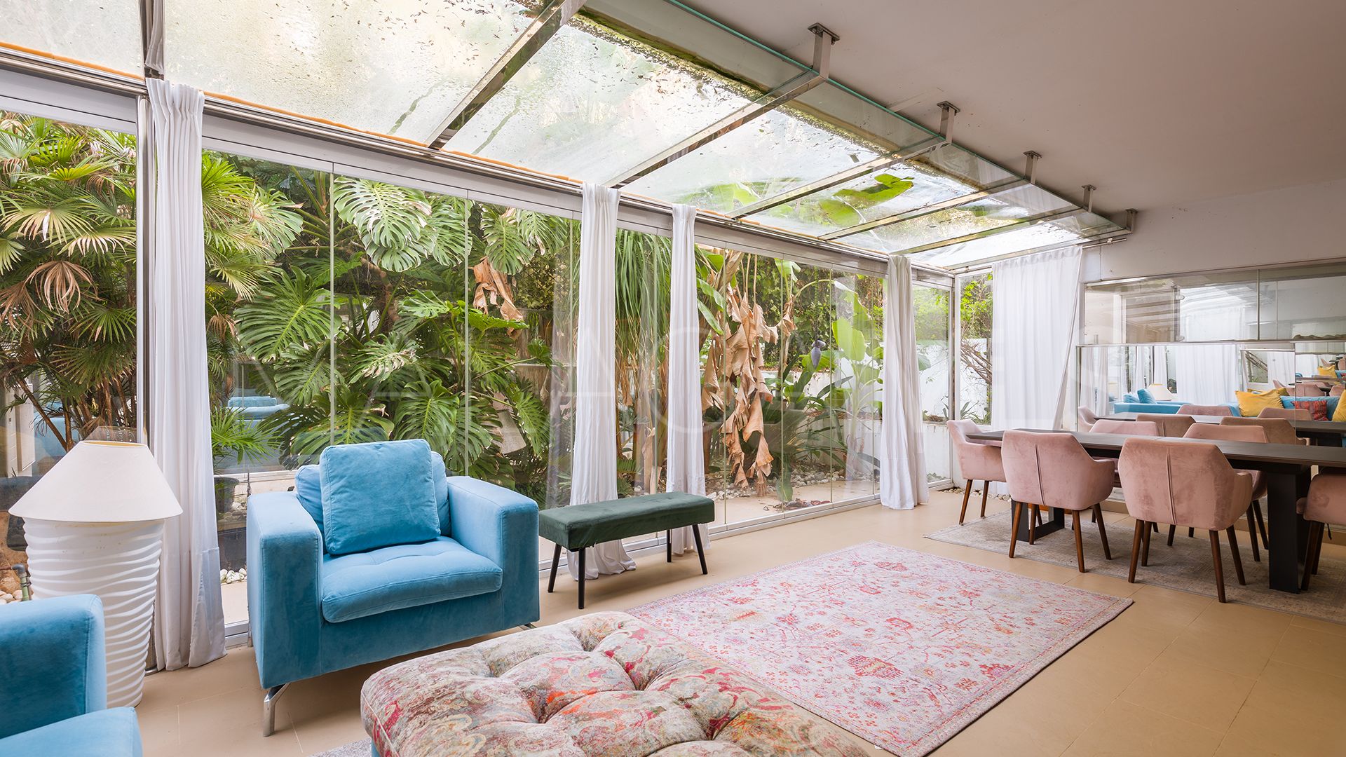 Lägenhet for sale in Las Lomas del Marbella Club