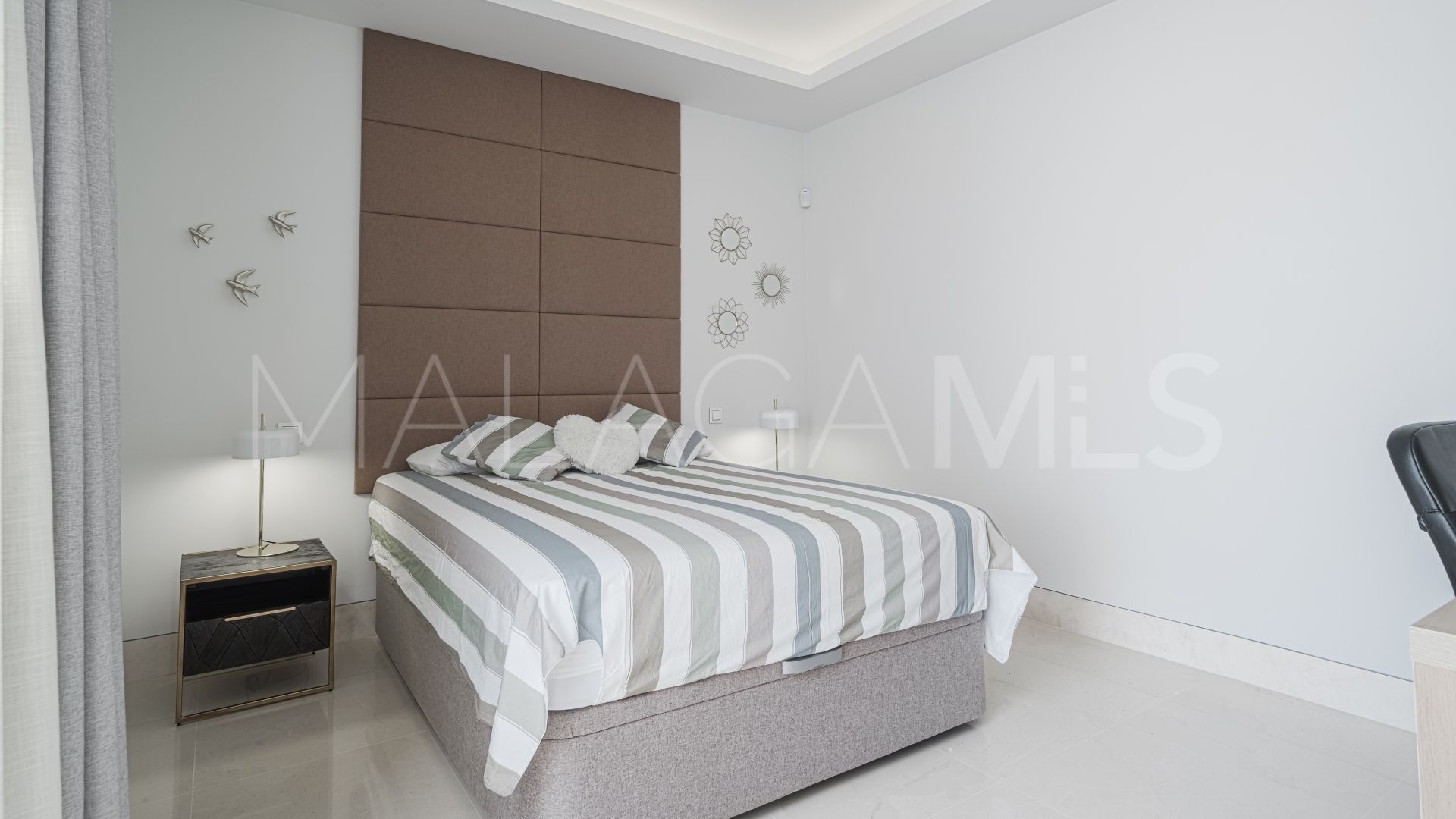 5 bedrooms villa for sale in Golden Mile