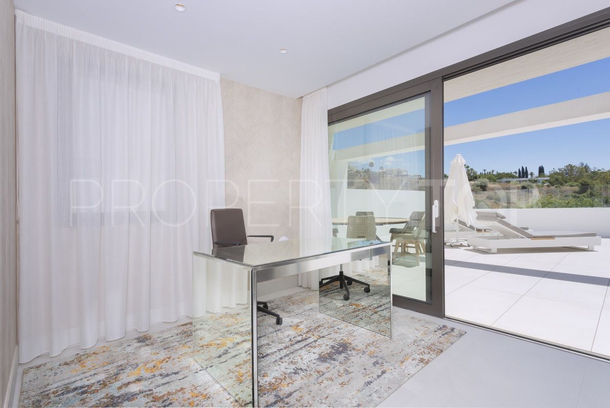For sale duplex penthouse with 4 bedrooms in Golden Mile