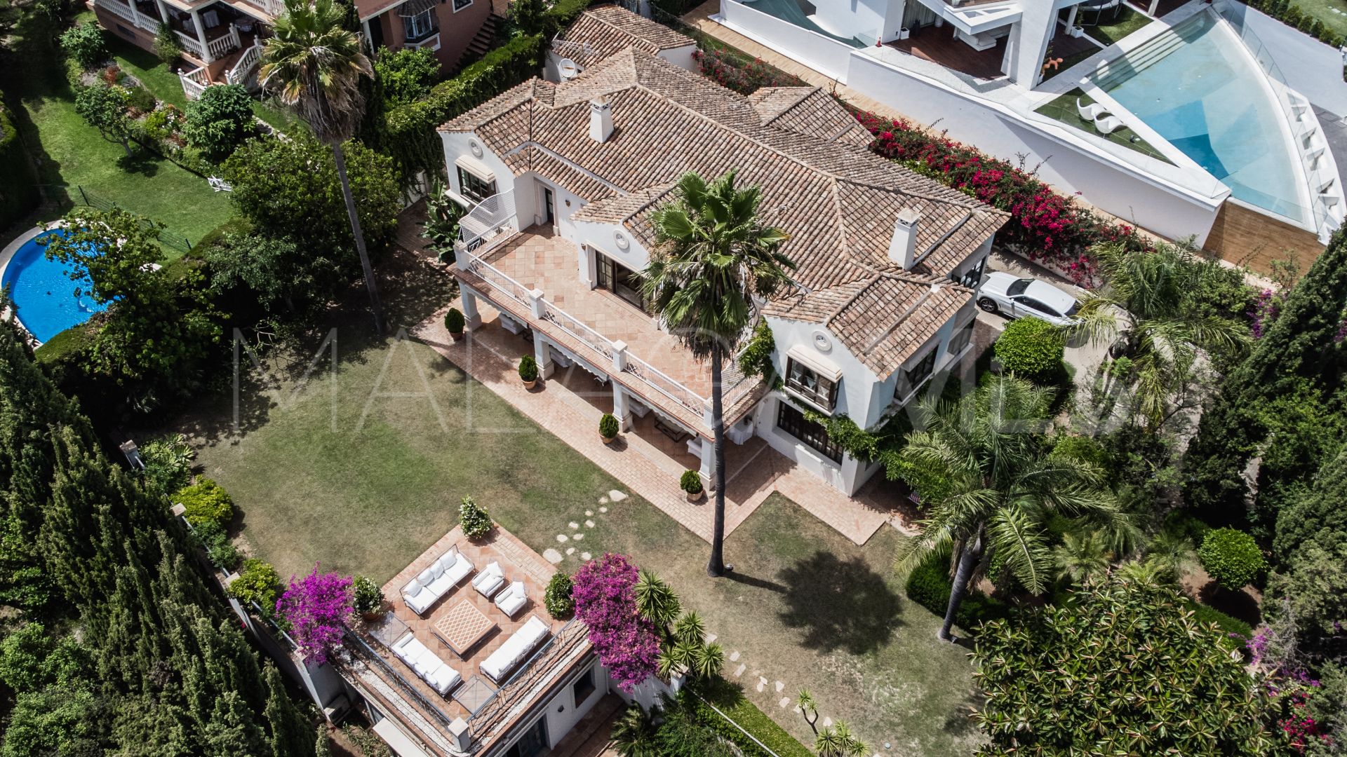 Villa for sale in Marbella City