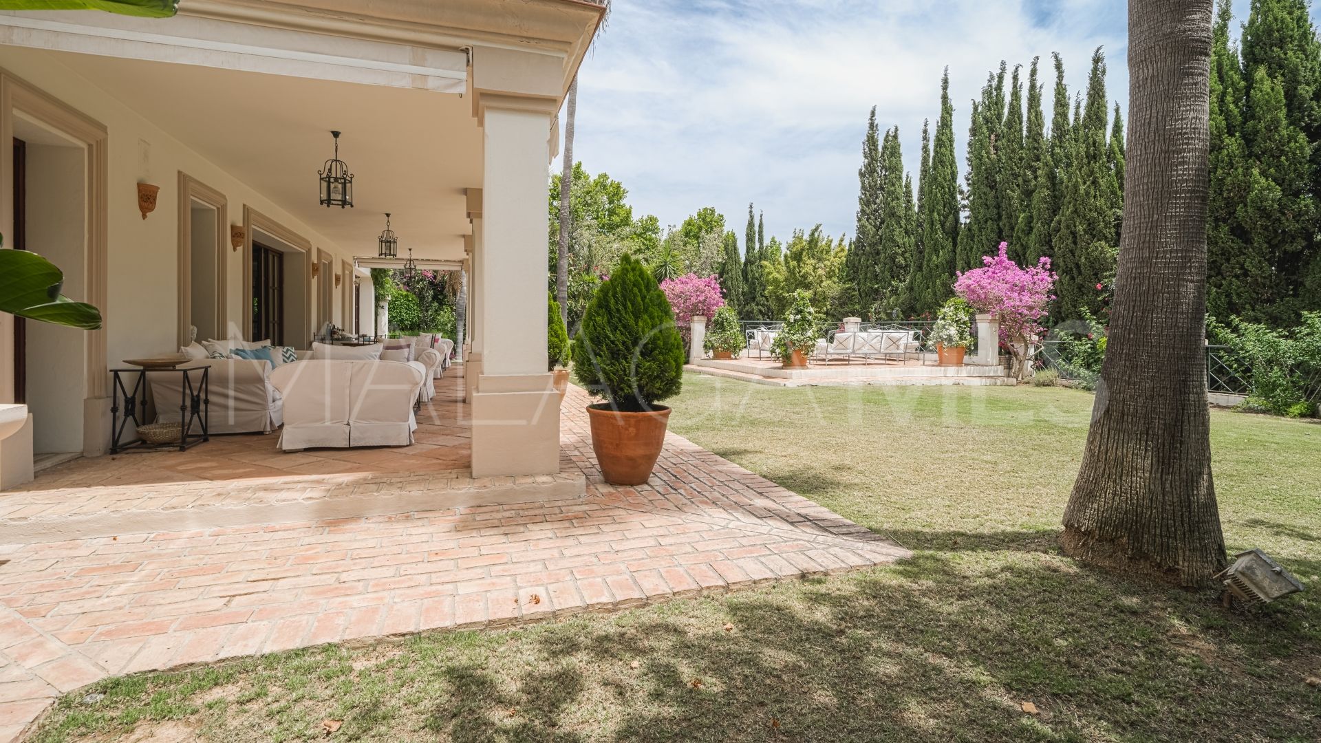 Villa for sale in Marbella City