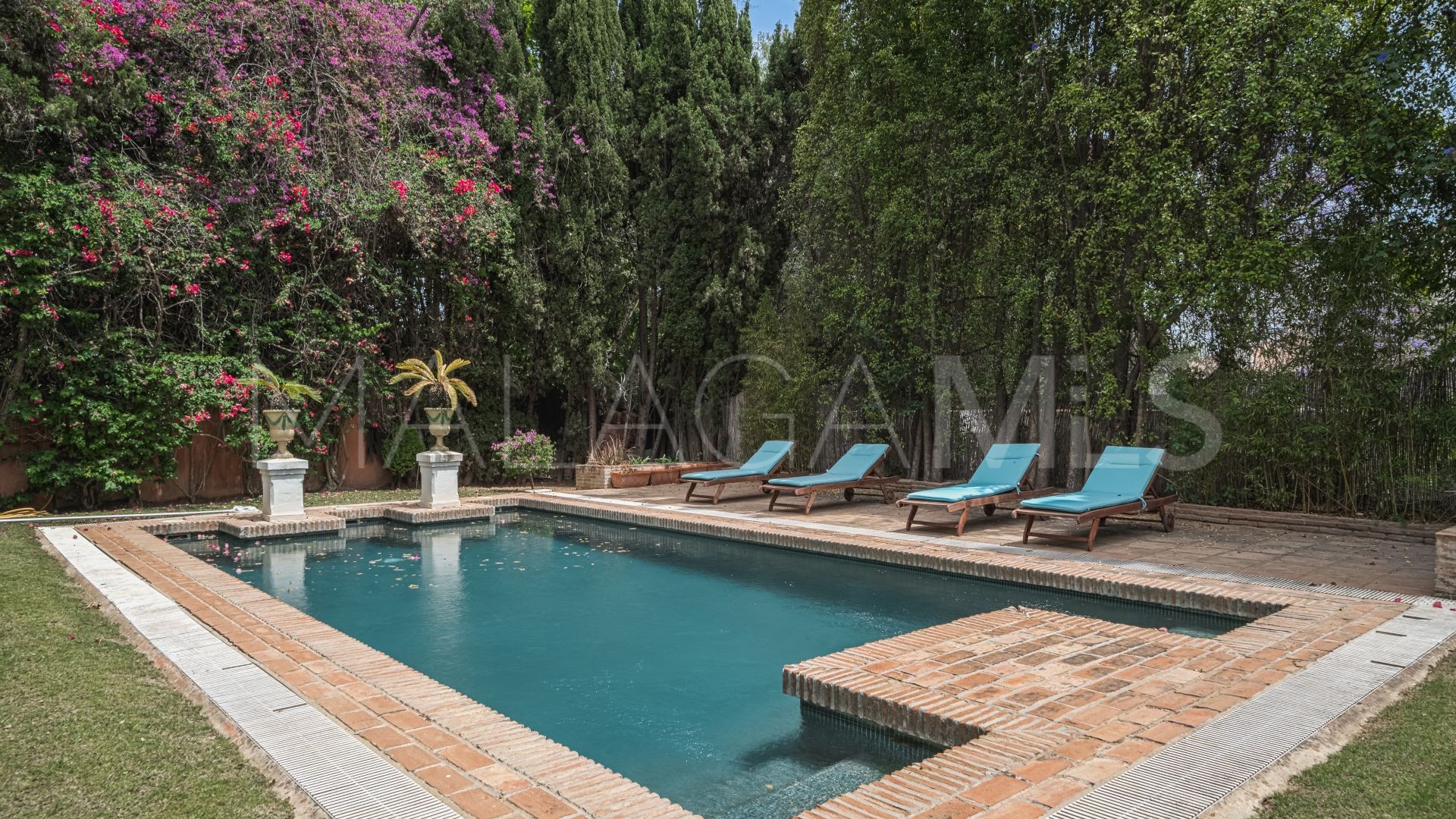 Villa for sale in Marbella City