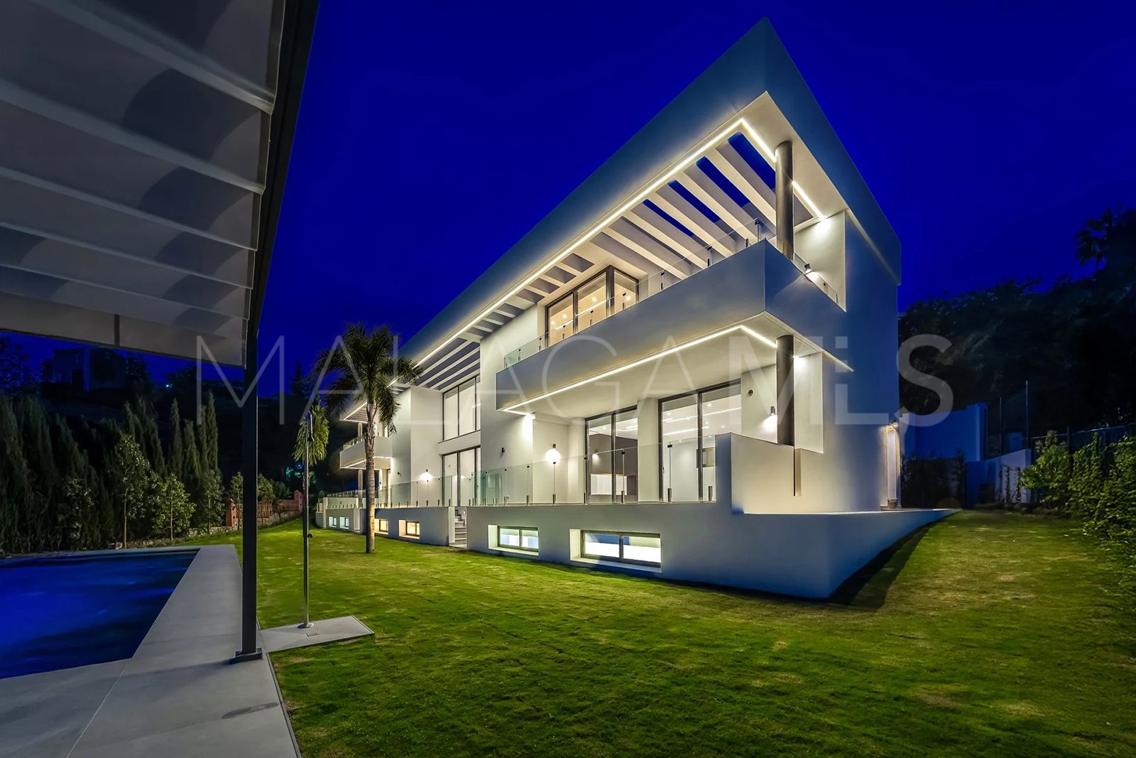 Villa for sale in Paraiso Alto