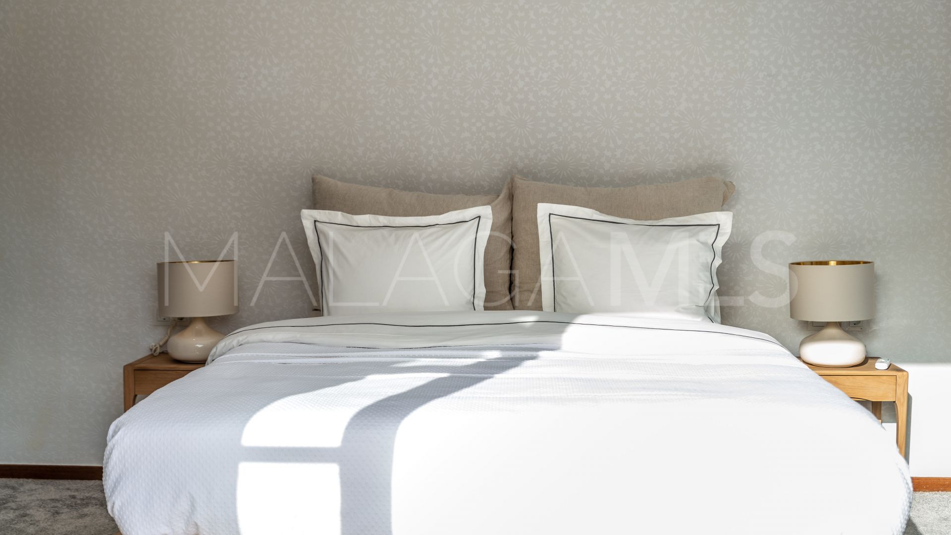 Villa for sale in Nueva Andalucia