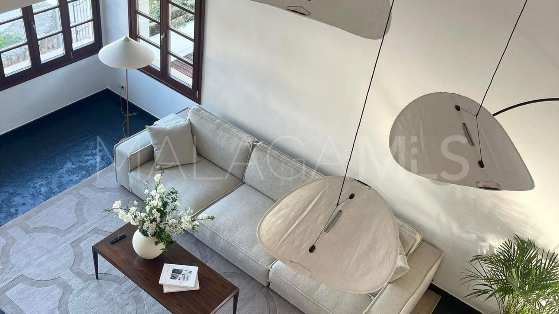 Villa for sale in Nueva Andalucia