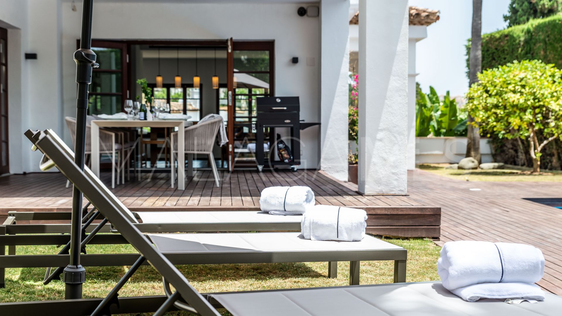 Villa for sale in Nueva Andalucia