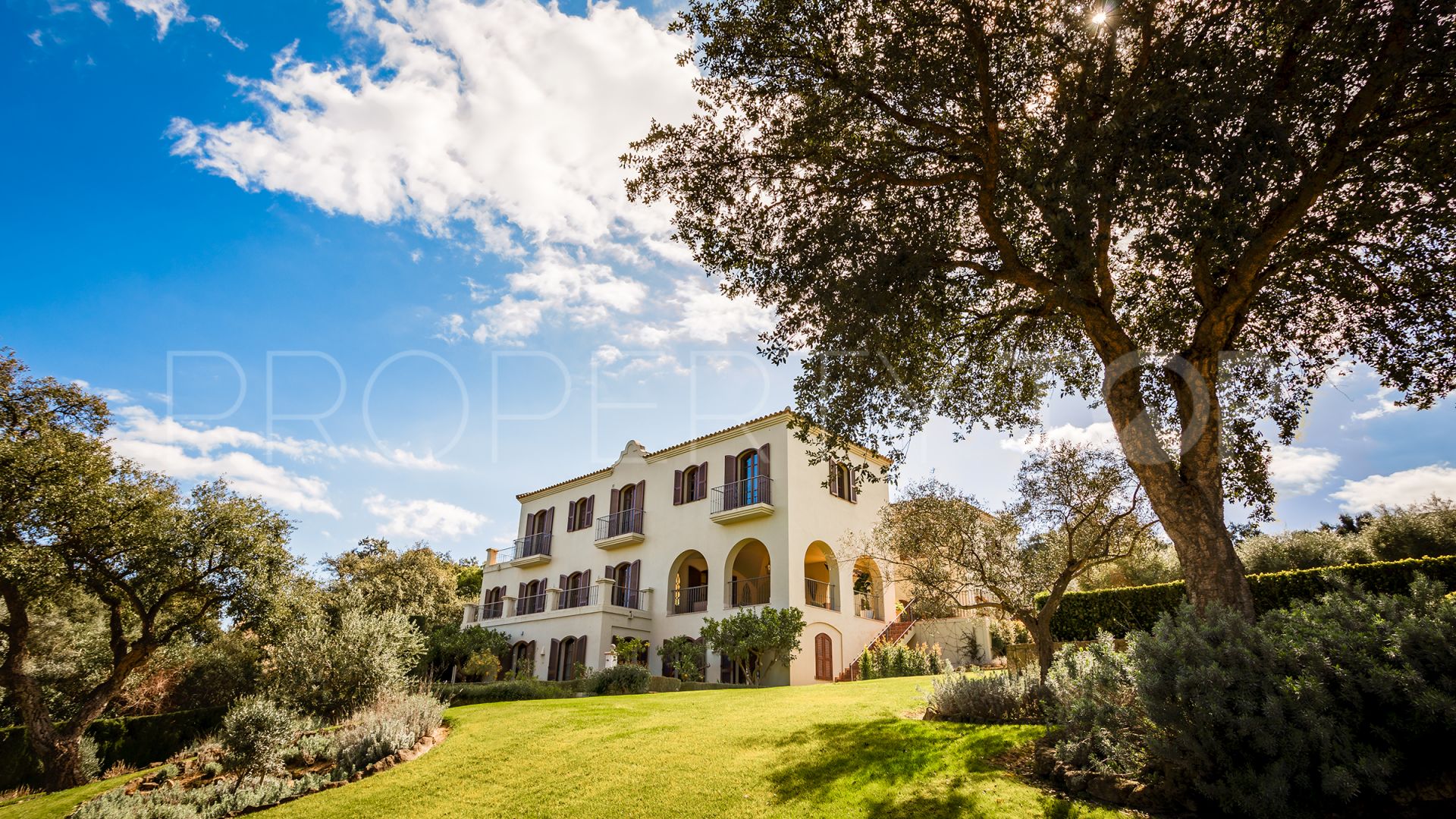 For sale villa in San Roque Golf