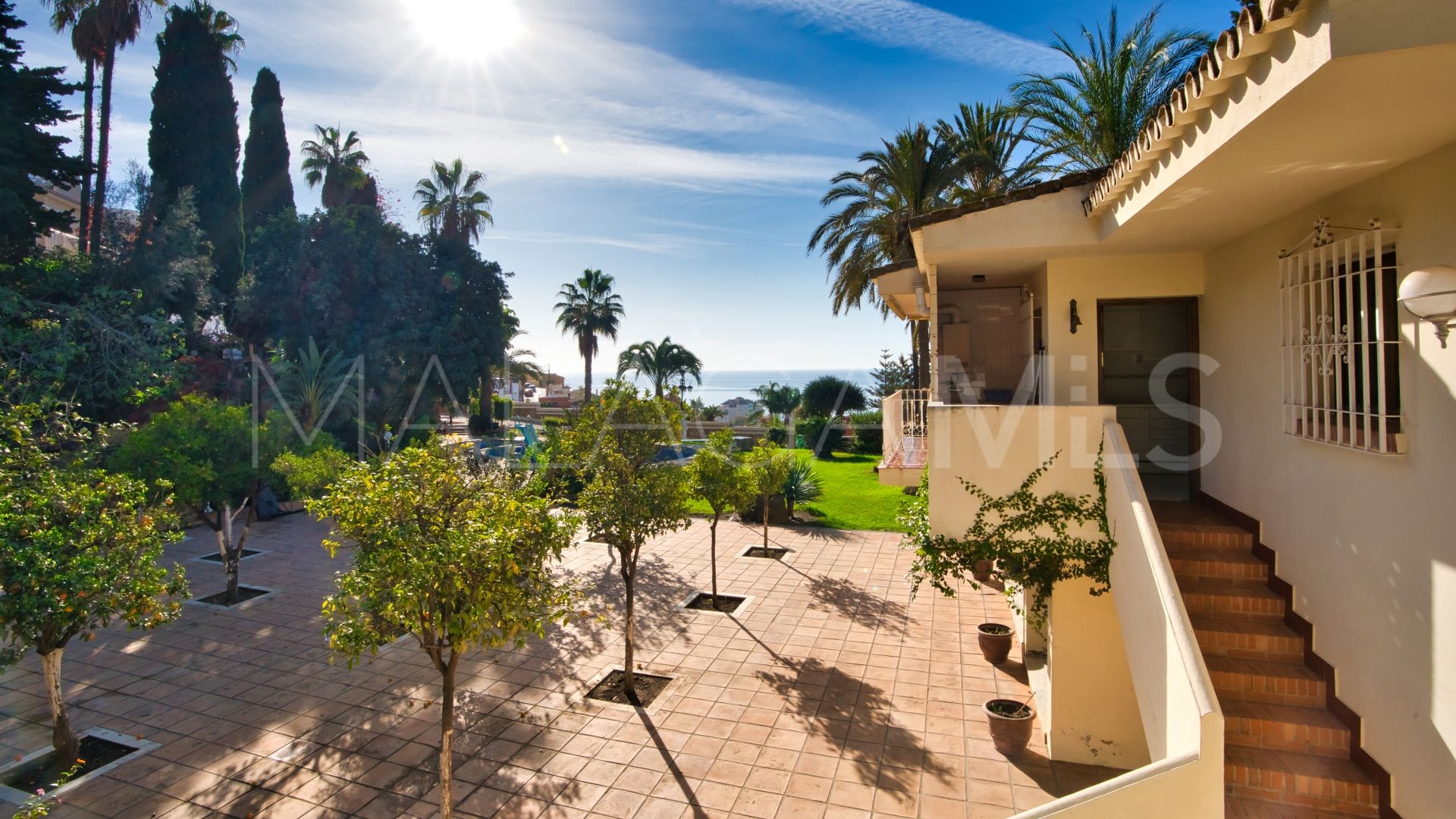 For sale villa with 9 bedrooms in Rincón de la Victoria