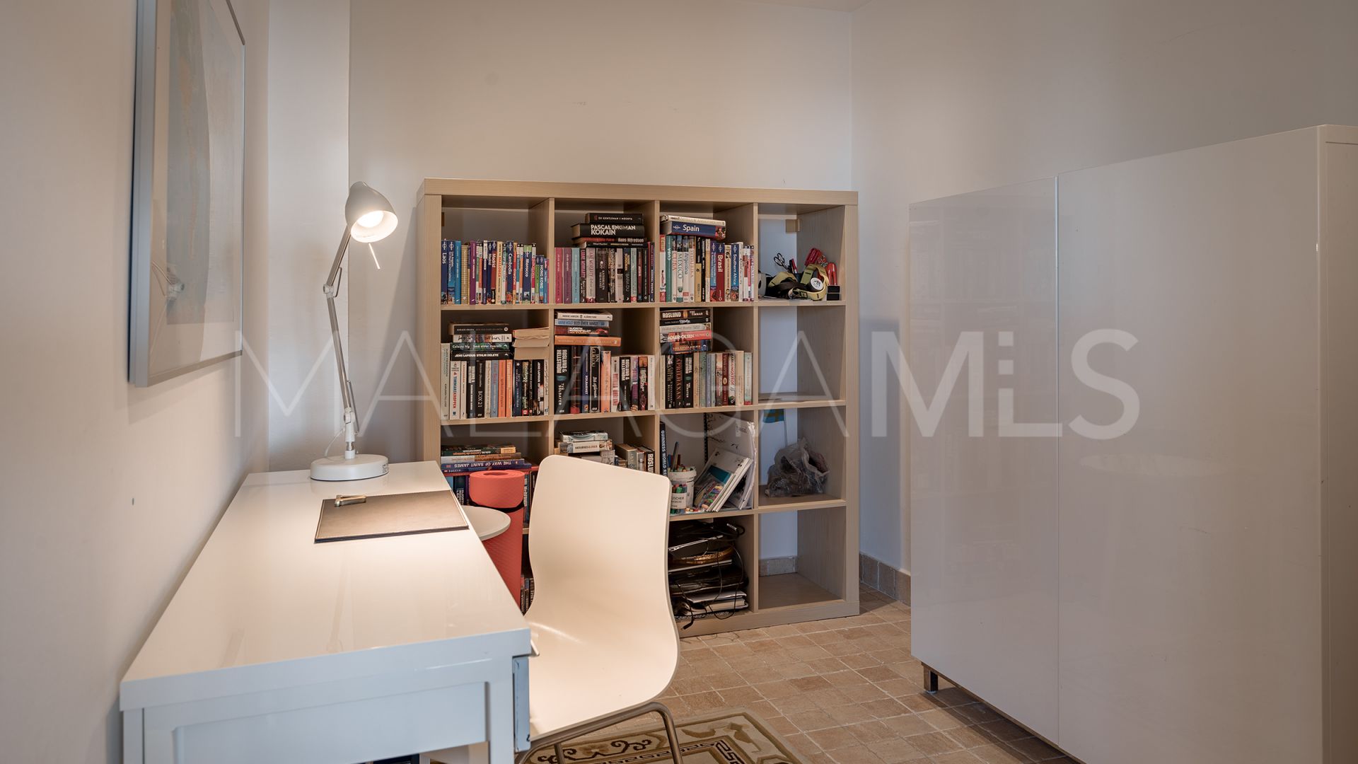 Villa for sale in Nueva Andalucia