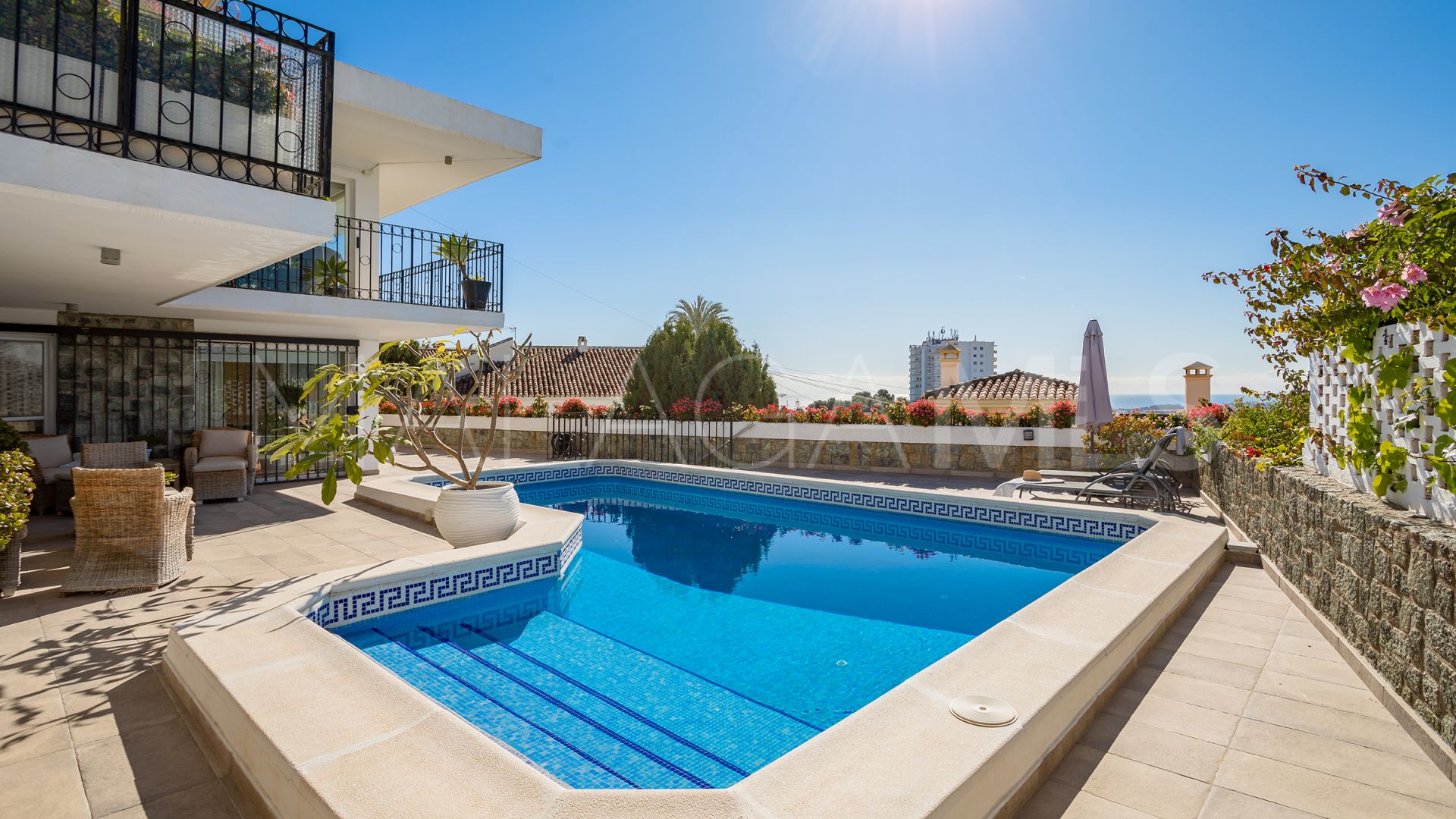Villa for sale in Nueva Andalucia