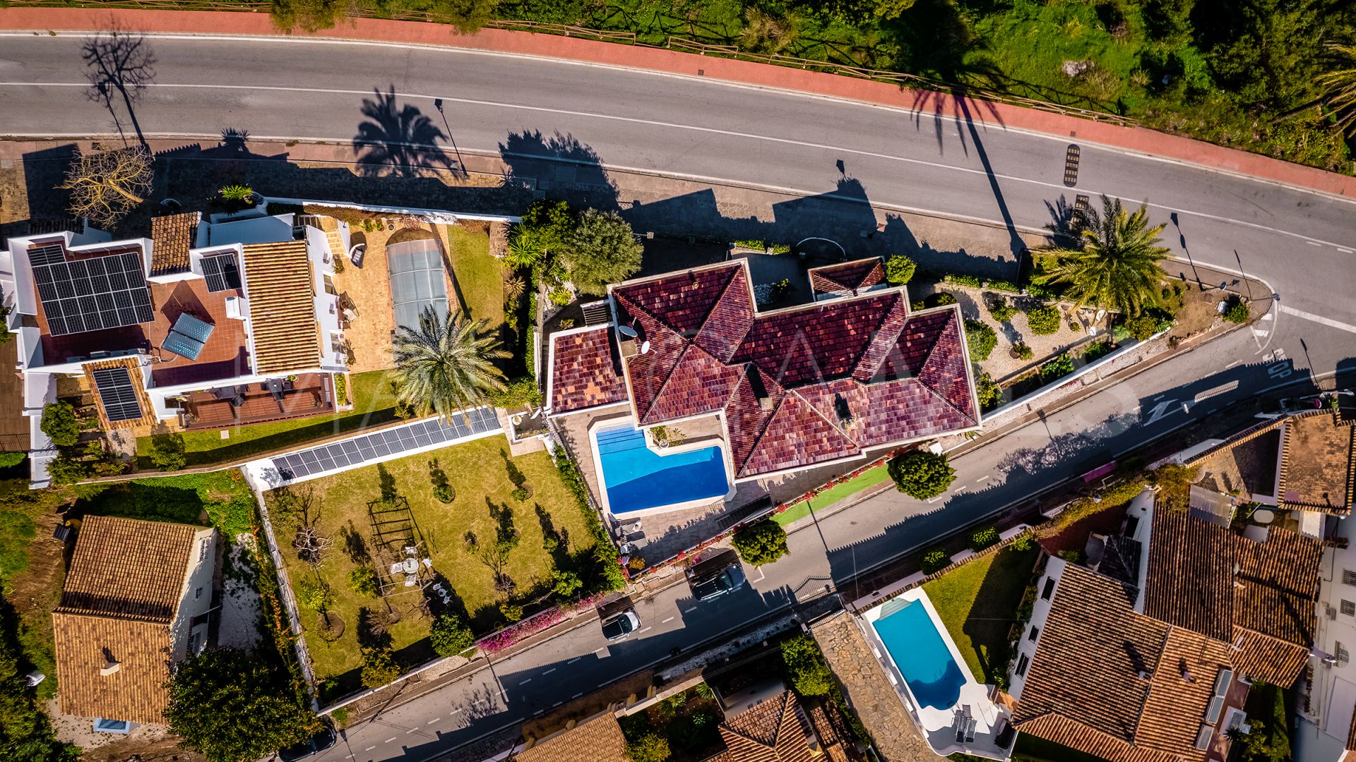 Villa for sale in Nueva Andalucia