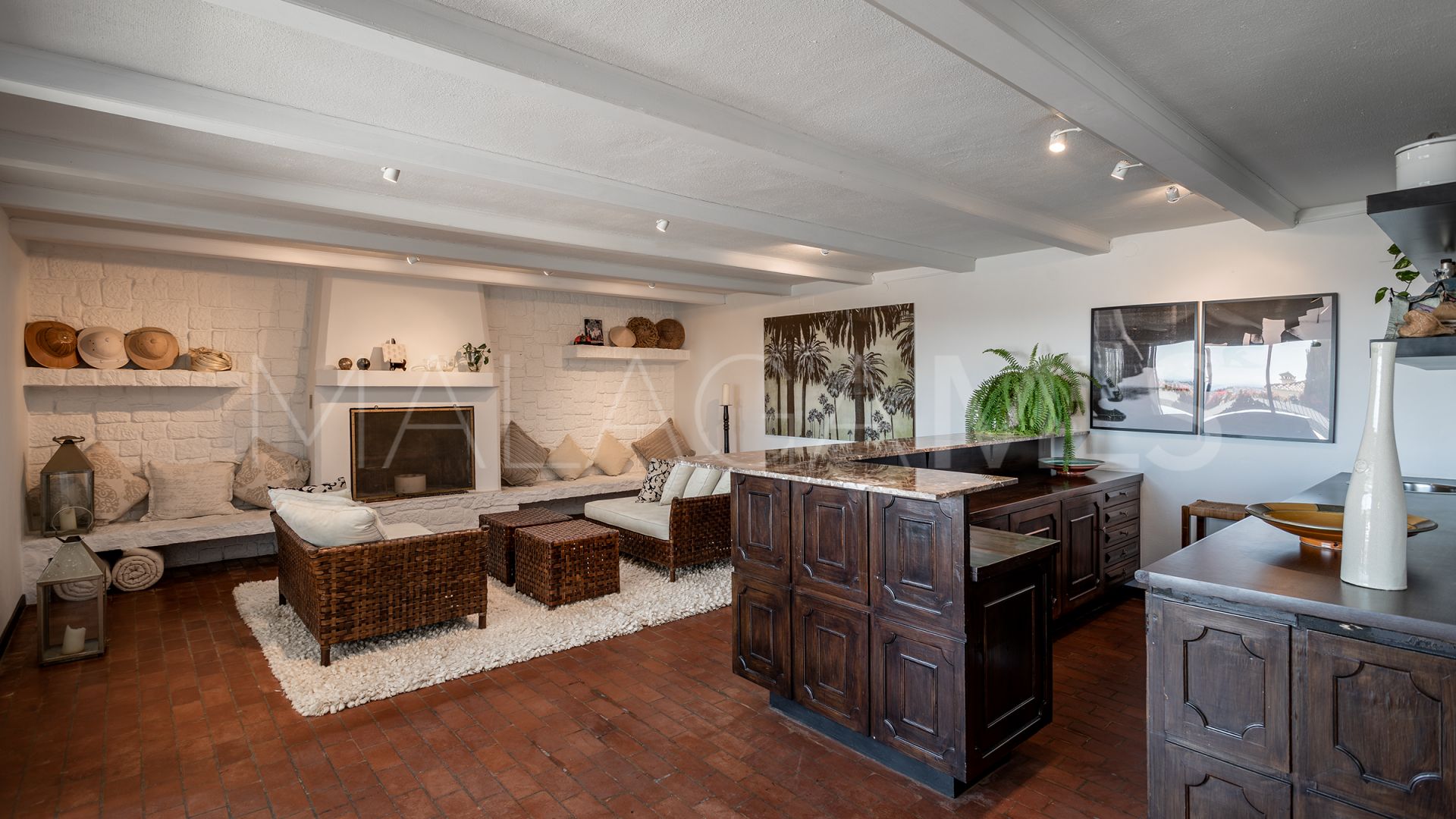 Villa for sale in Nueva Andalucia
