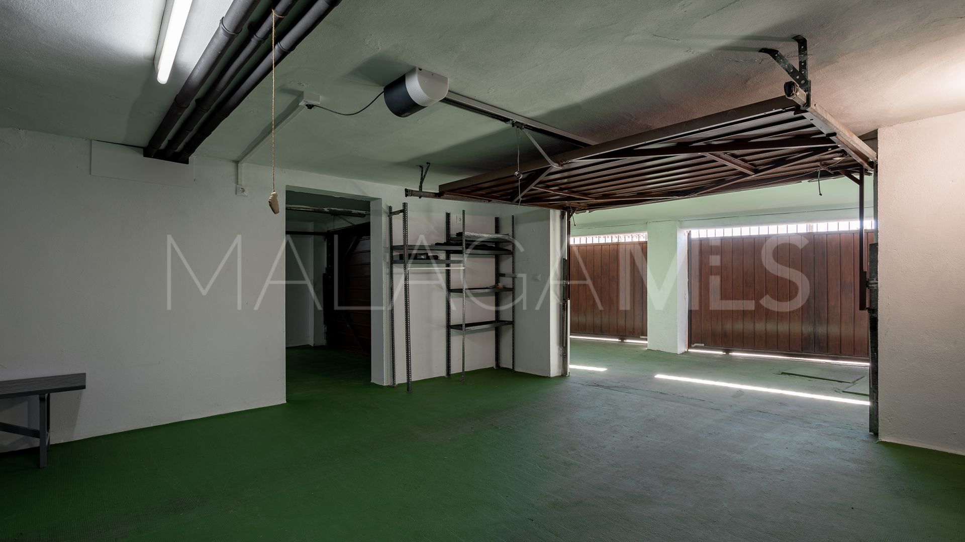 Villa for sale in Nueva Andalucia