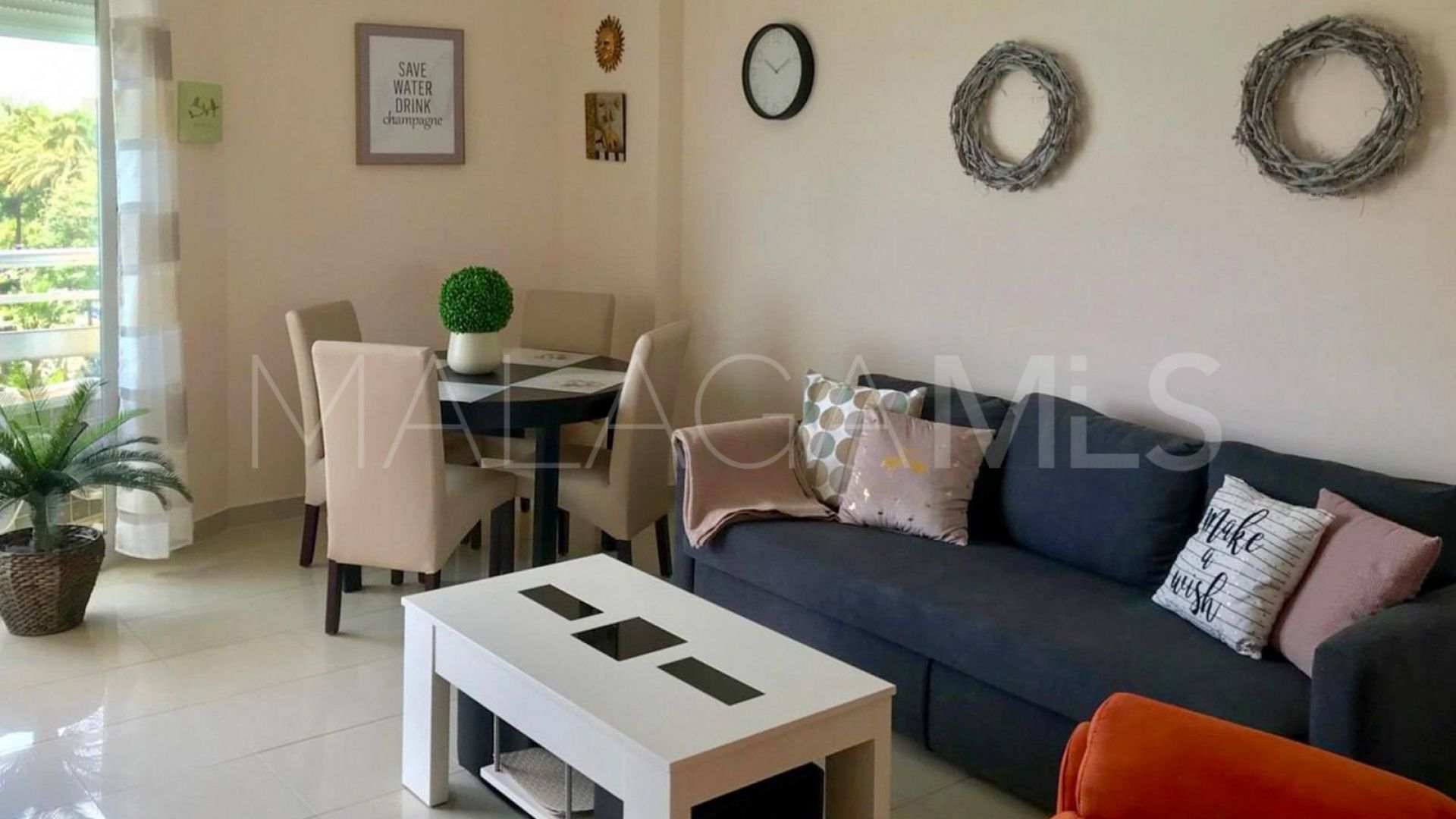 Apartamento with 1 bedroom a la venta in Bajondillo