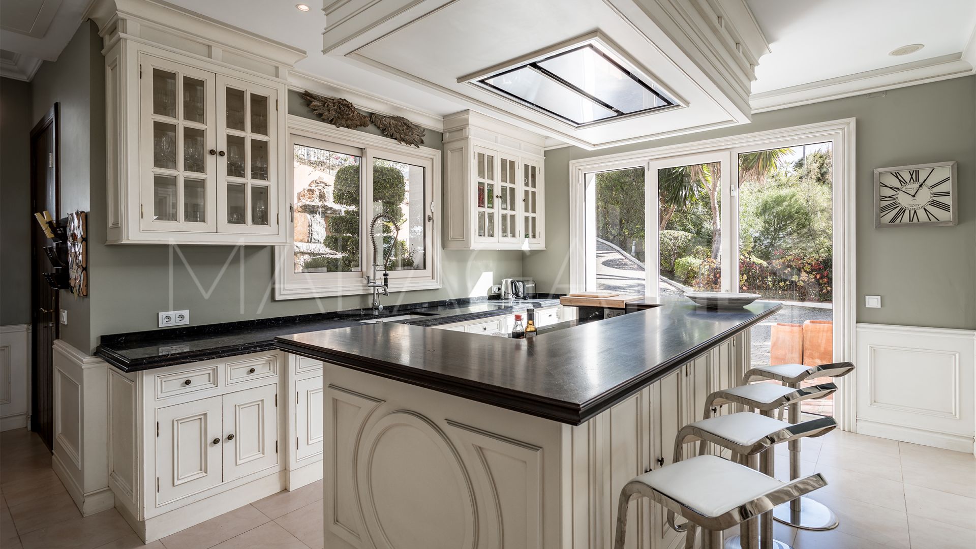 Villa for sale in Marbella Hill Club