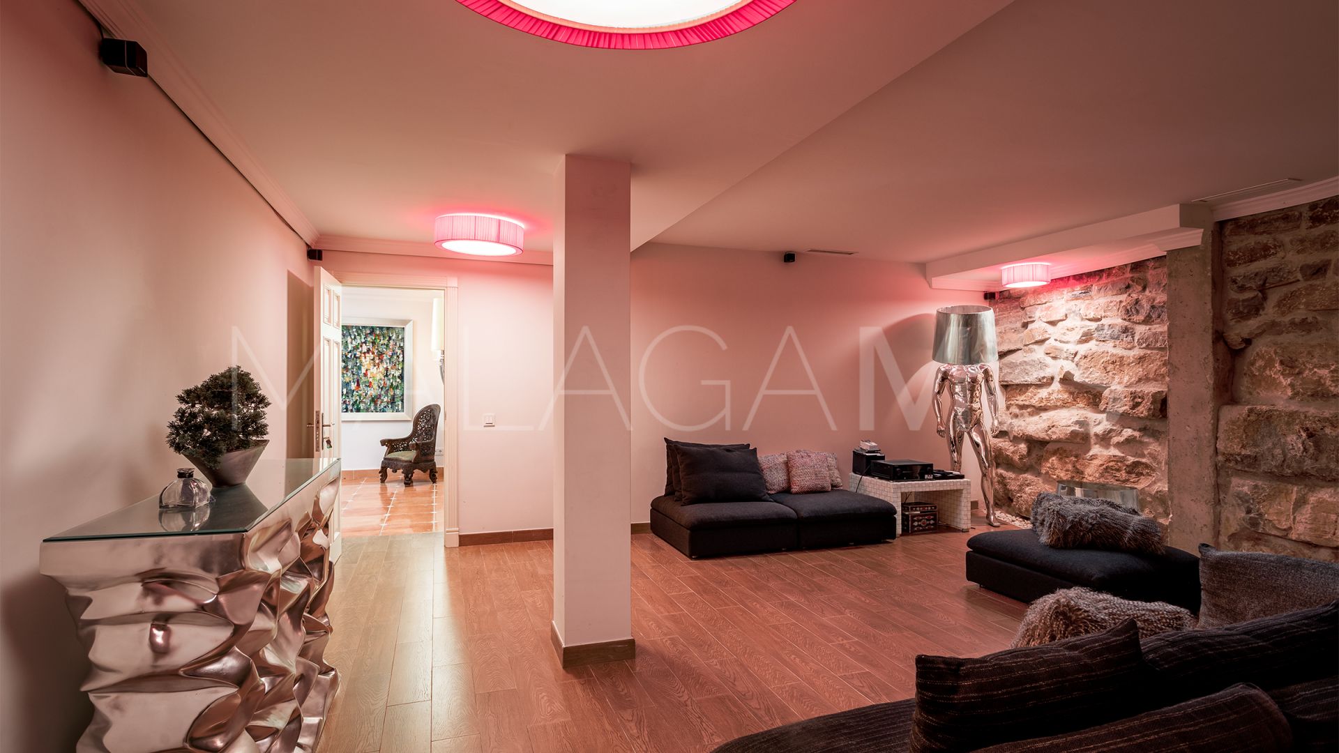 Villa for sale in Marbella Hill Club