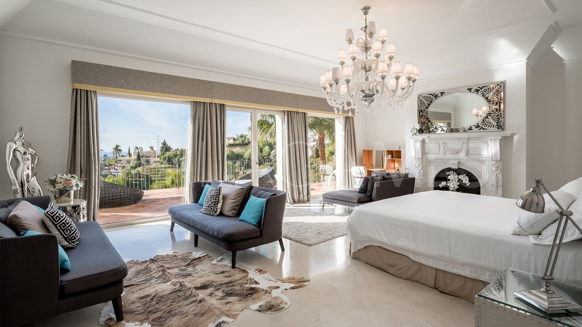 Villa for sale in Marbella Hill Club