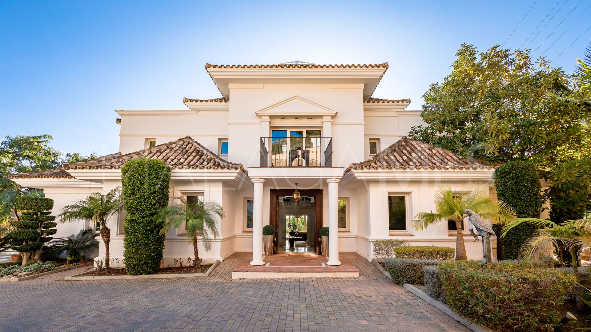Villa for sale in Marbella Hill Club