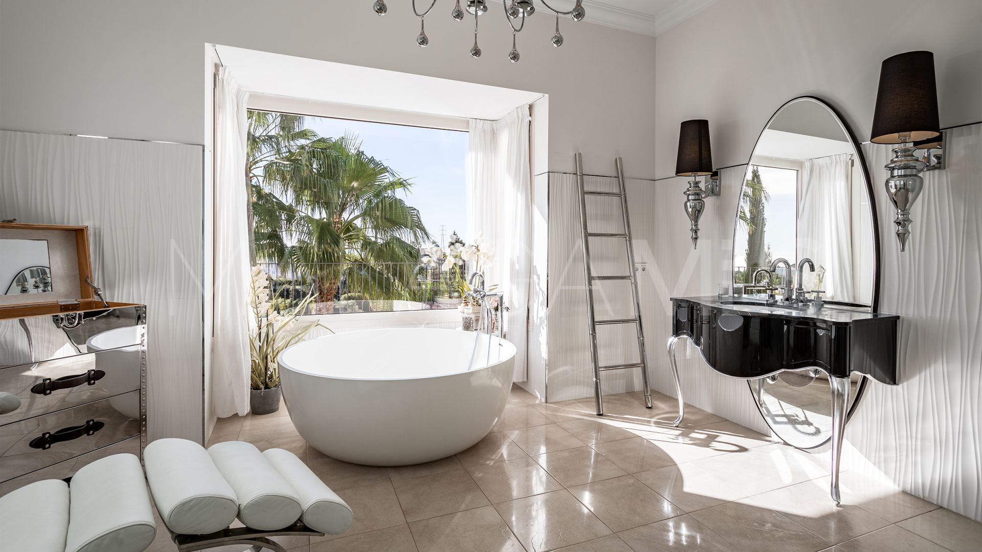 Villa for sale in Marbella Hill Club