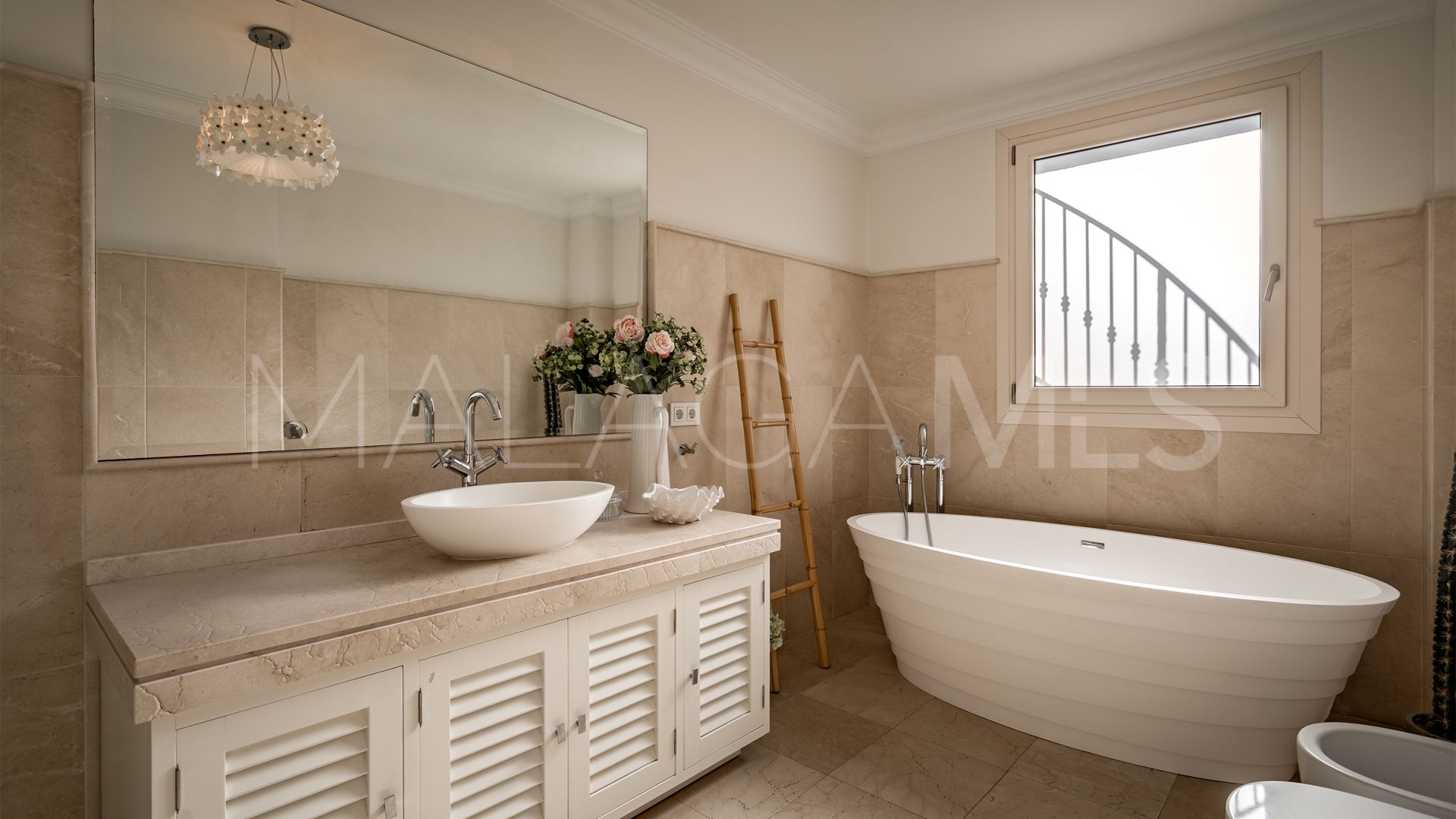 Villa for sale in Marbella Hill Club