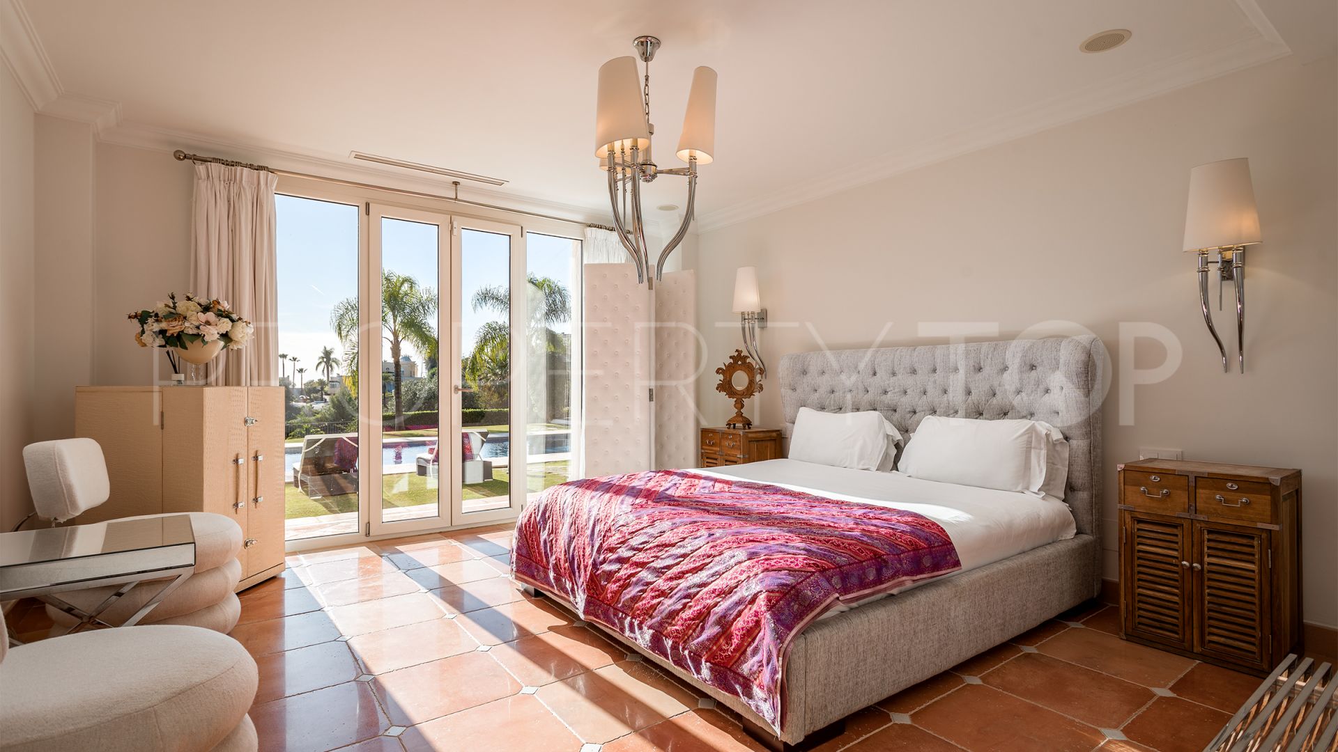 Villa con 7 dormitorios en venta en Marbella Hill Club
