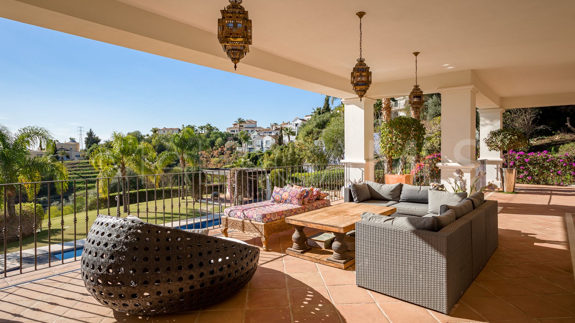 Villa for sale in Marbella Hill Club