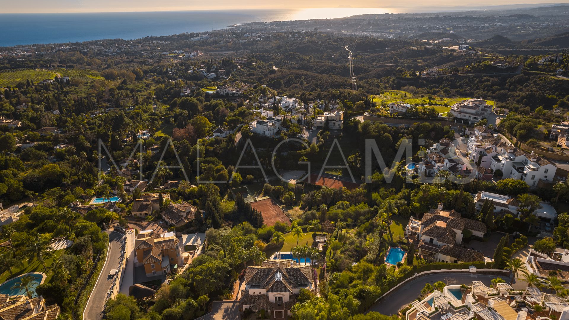 Villa for sale in Marbella Hill Club