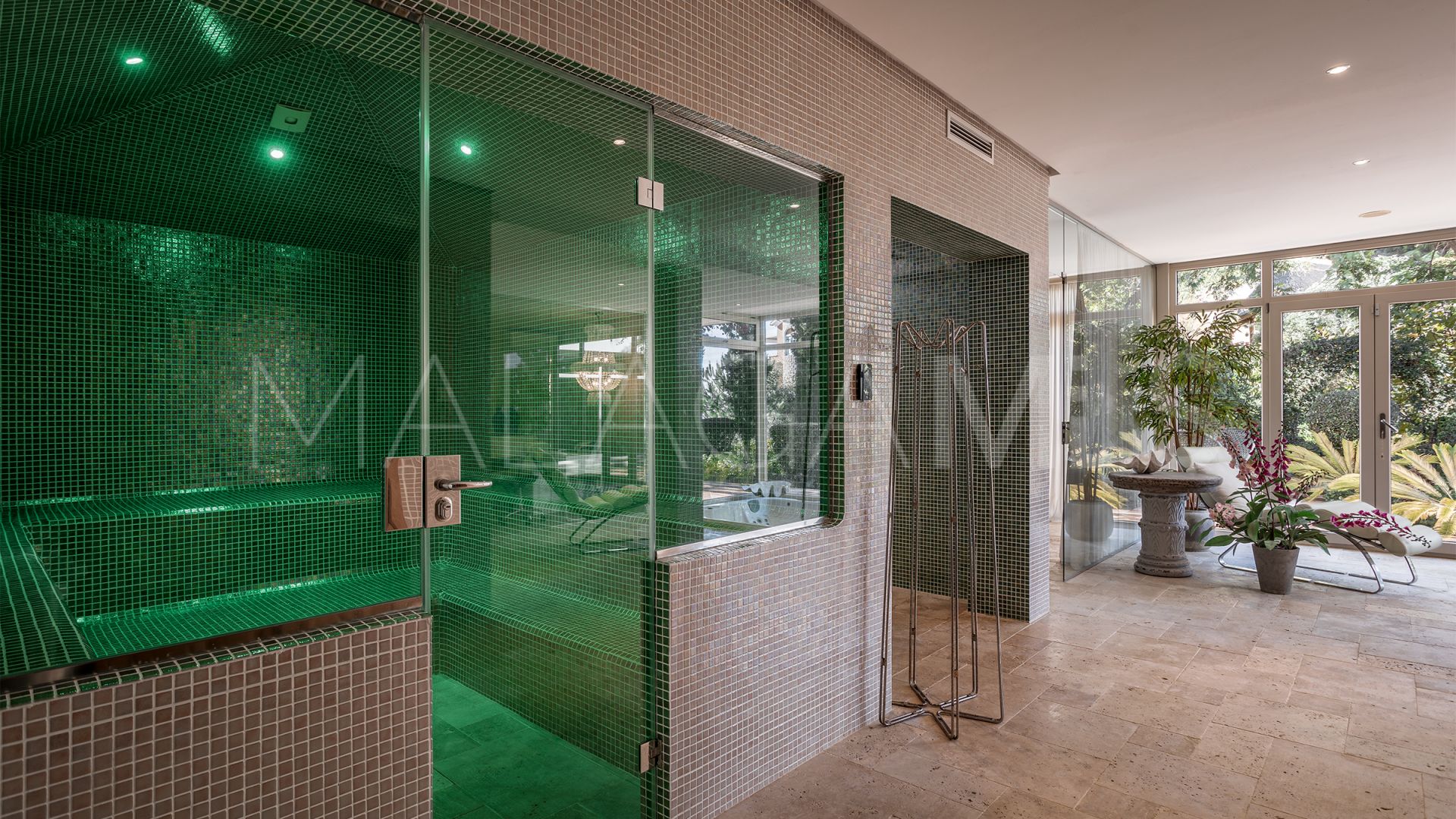 Villa for sale in Marbella Hill Club