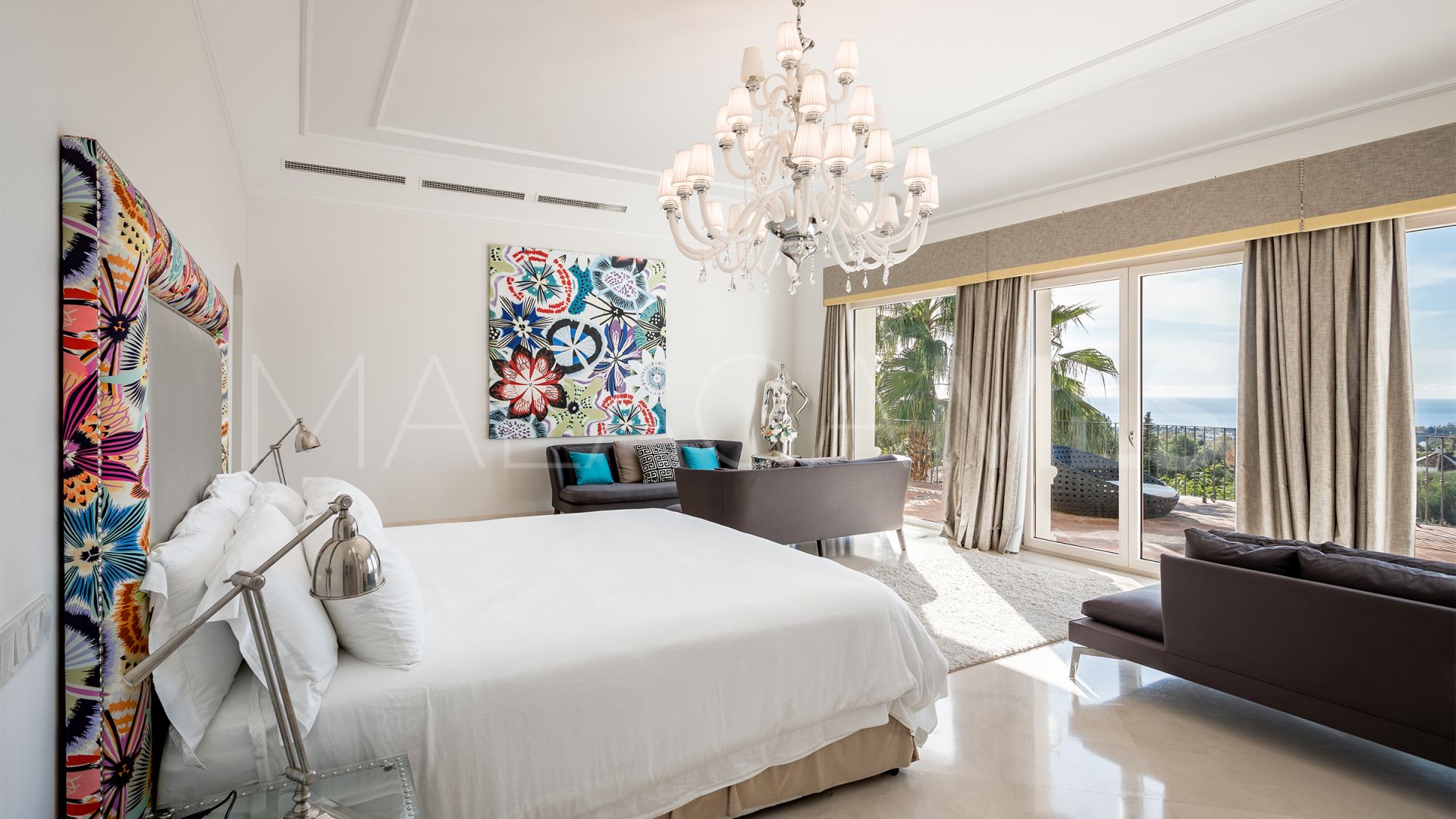 Villa for sale in Marbella Hill Club