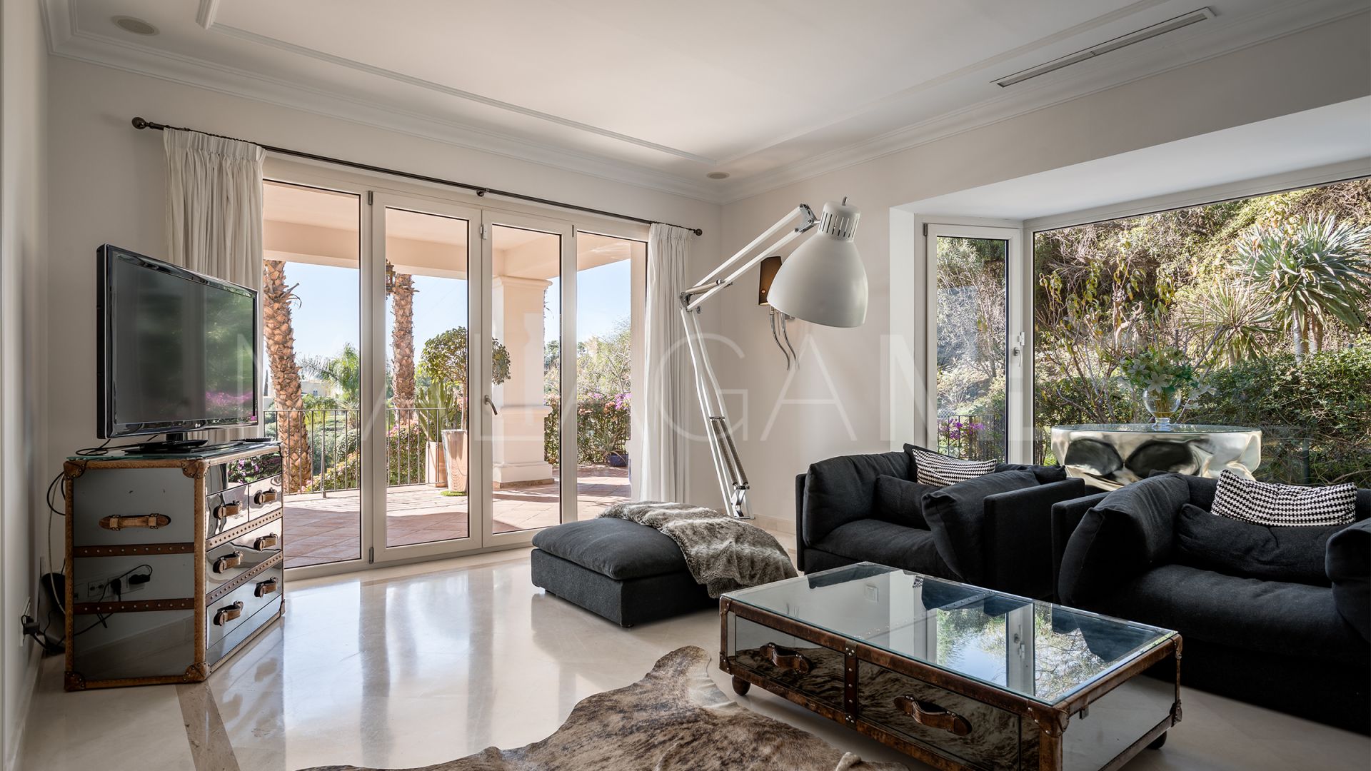 Villa for sale in Marbella Hill Club