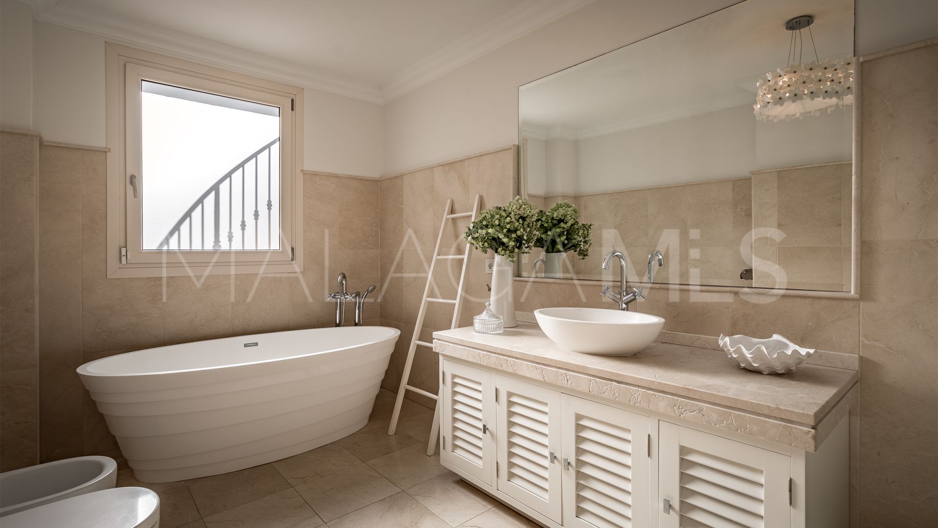 Villa for sale in Marbella Hill Club