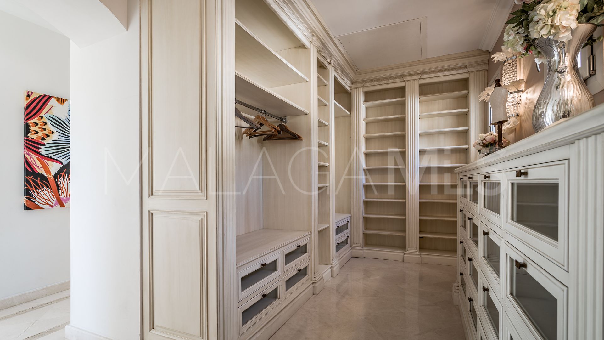 Villa for sale in Marbella Hill Club