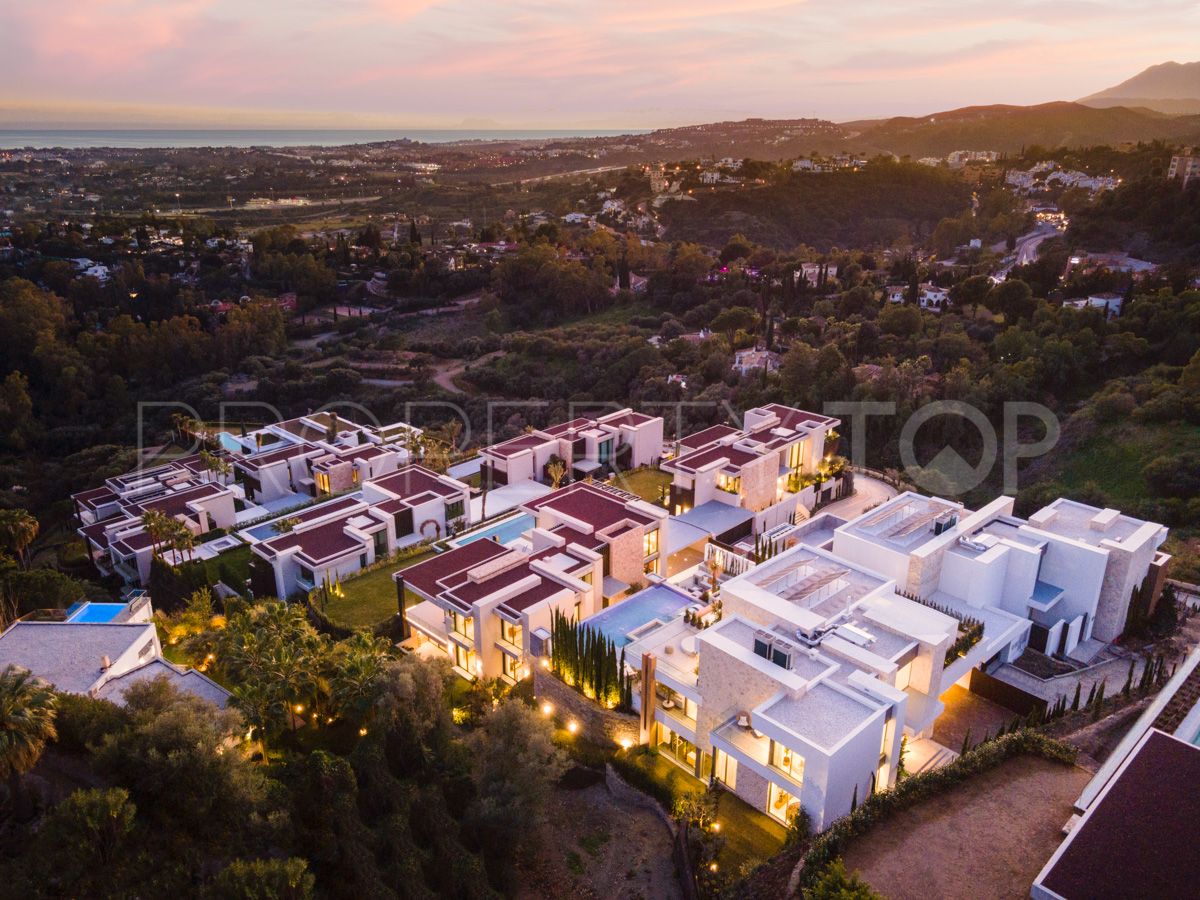 For sale La Quinta villa with 5 bedrooms