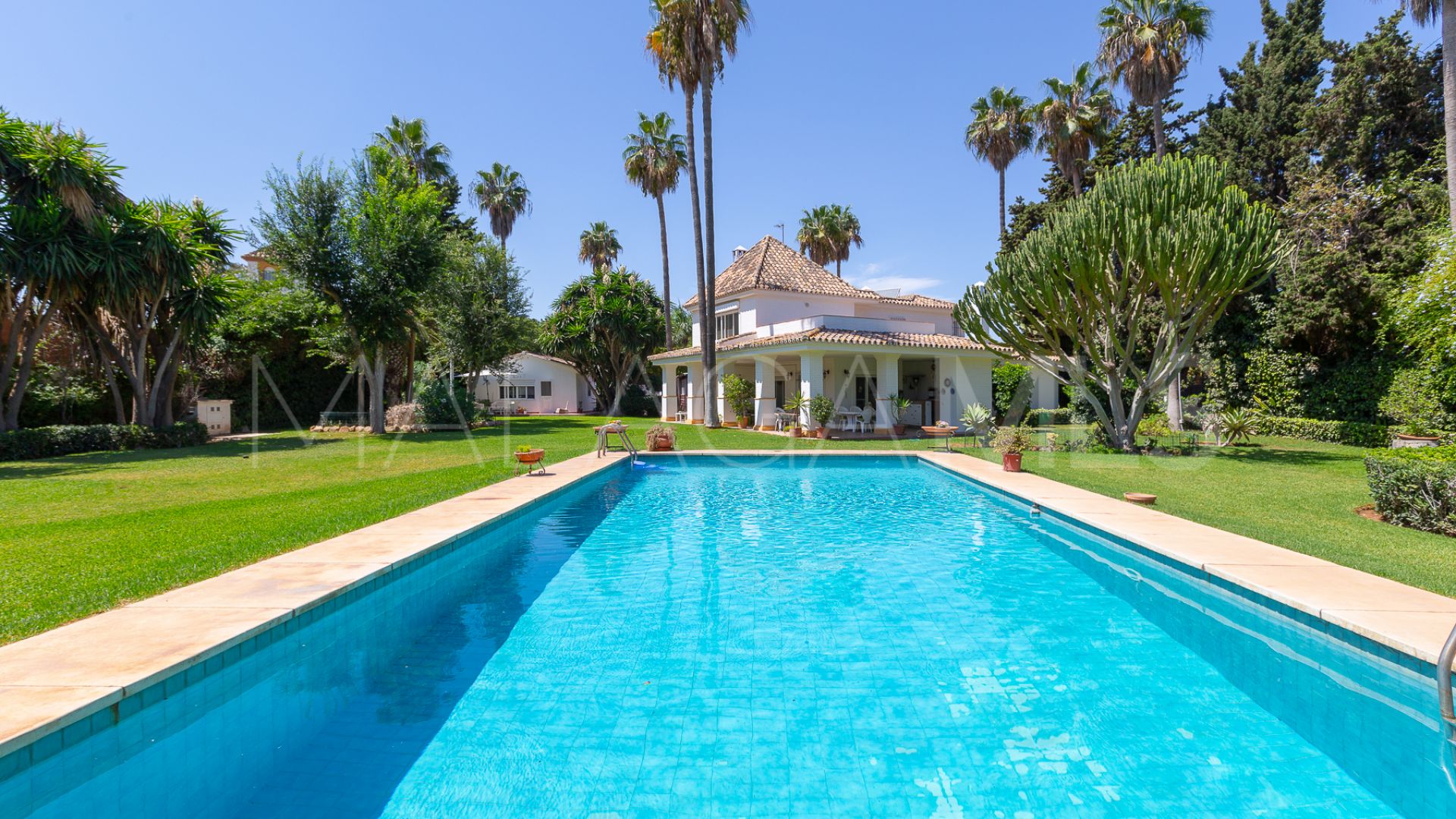 Villa for sale in Guadalmar