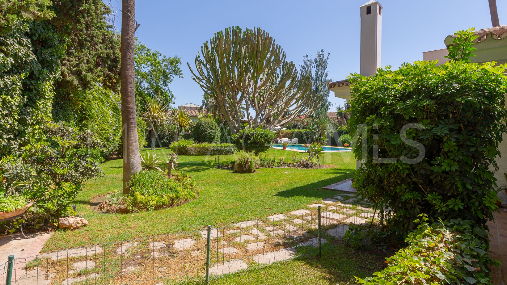 Villa for sale in Guadalmar