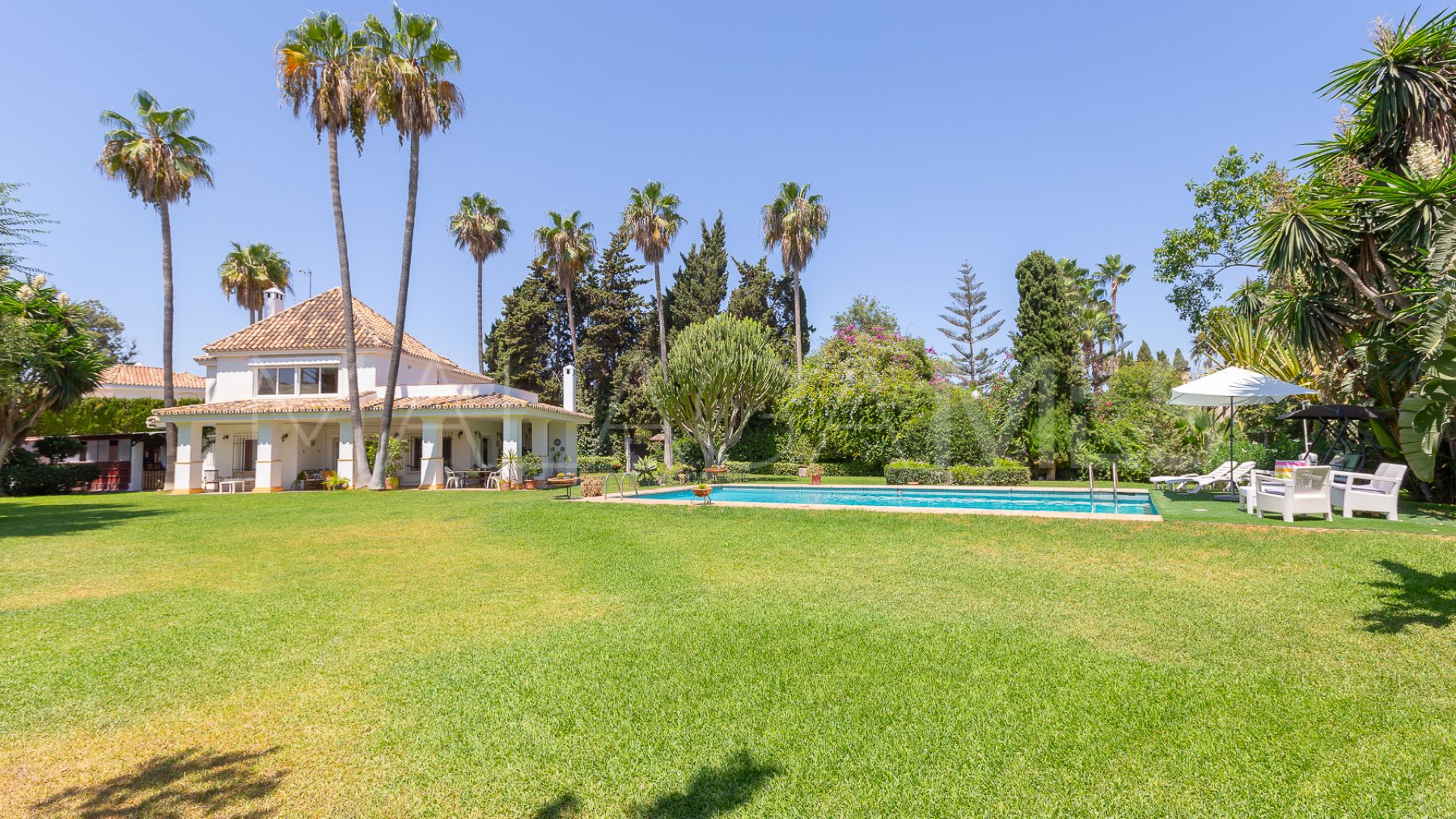 Villa for sale in Guadalmar