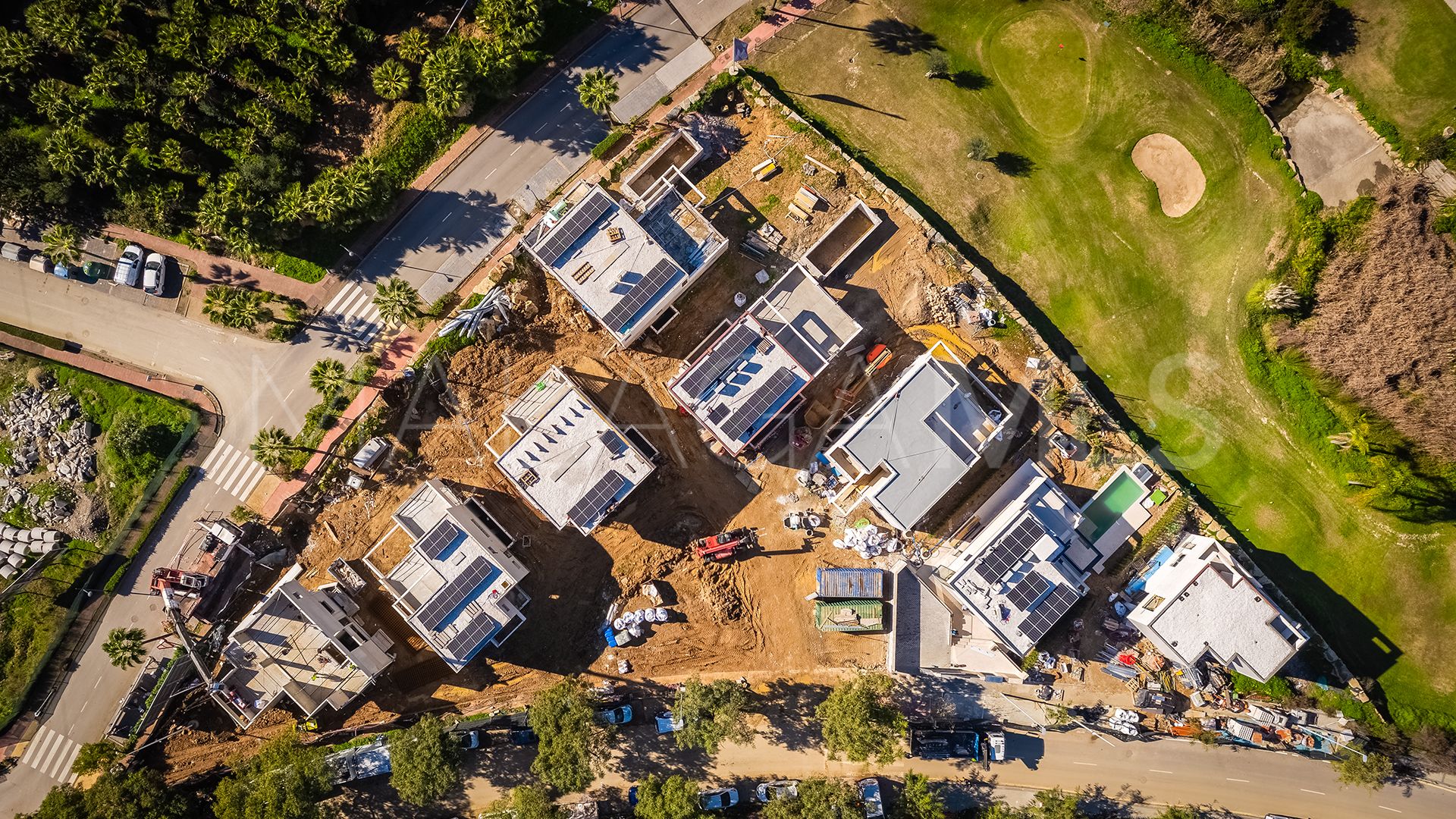 Villa for sale in New Golden Mile