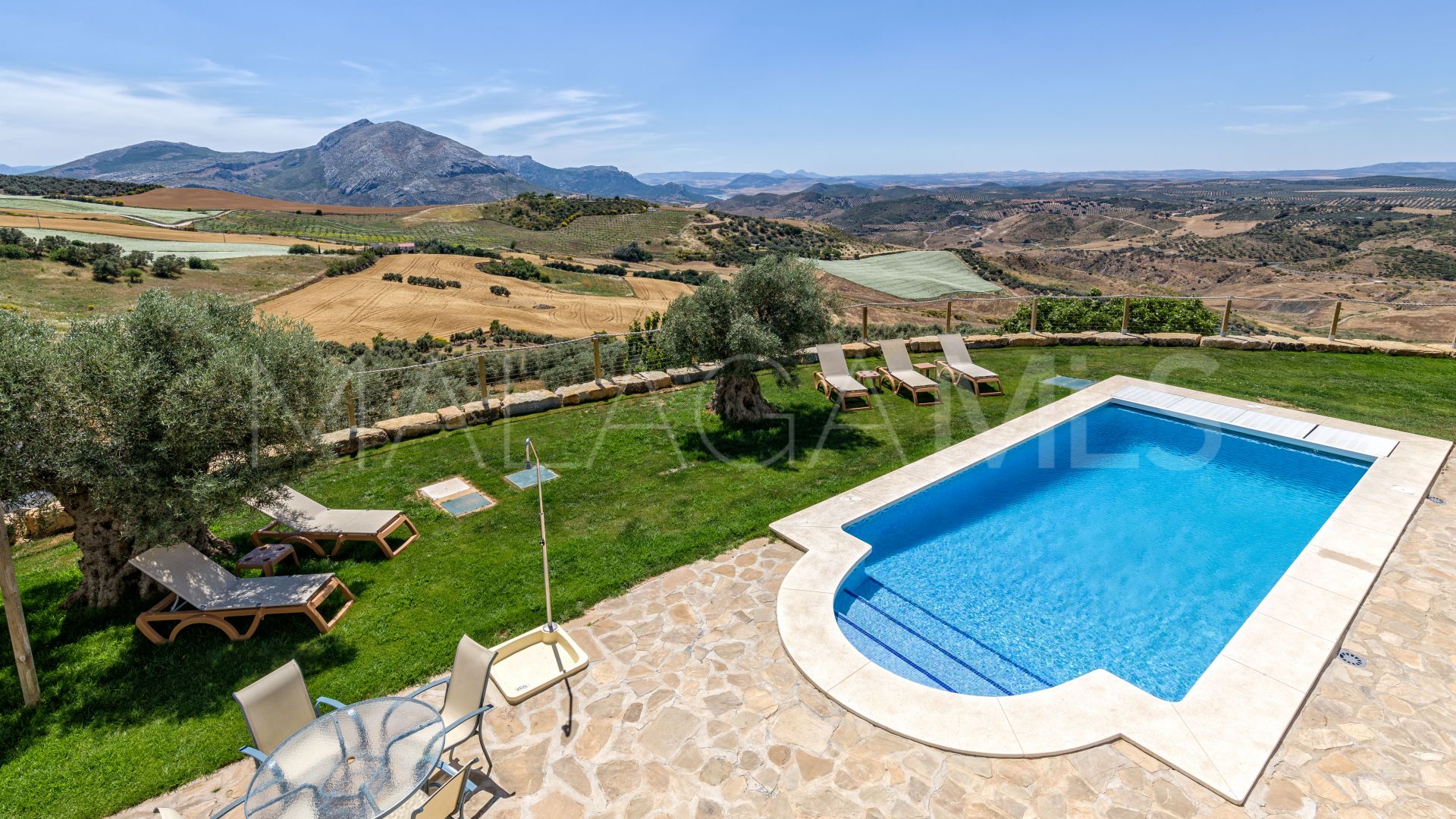 Finca for sale in Antequera