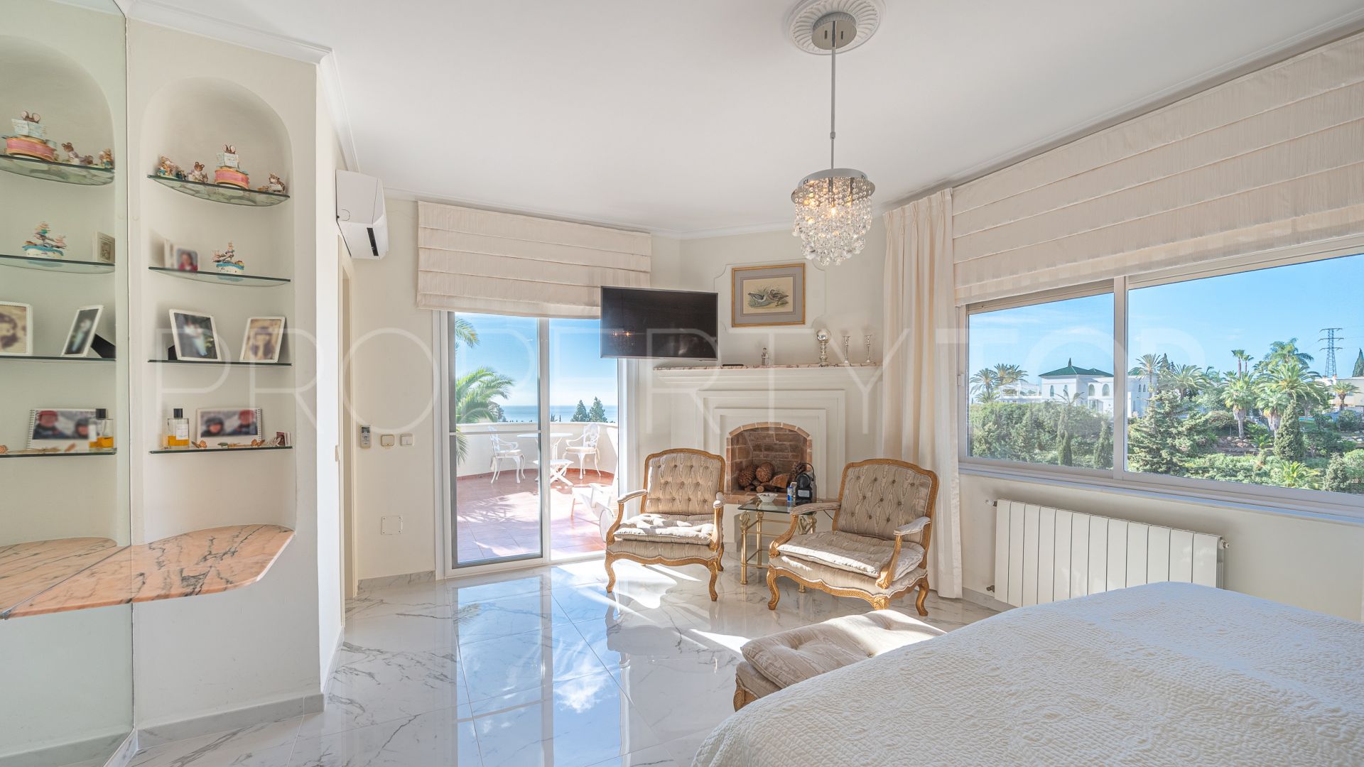 For sale 4 bedrooms villa in Marbella Hill Club