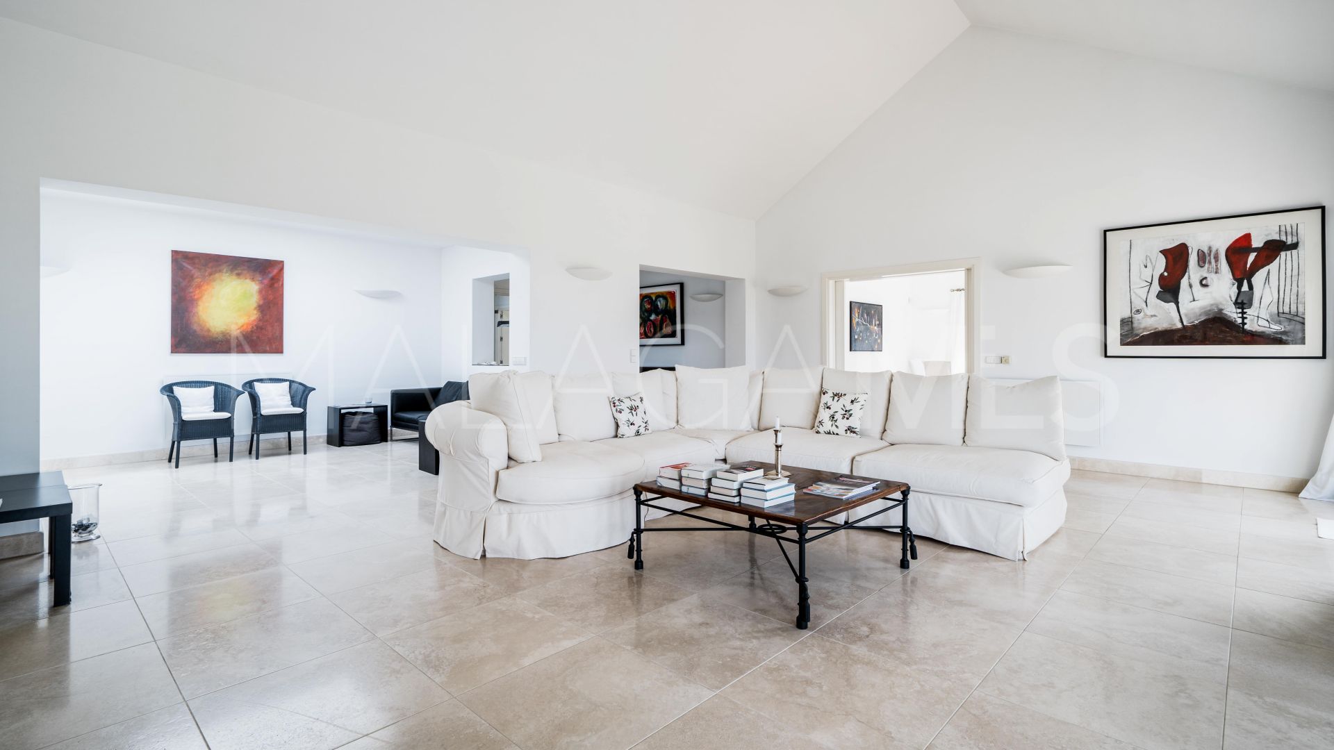 Villa for sale in Cascada de Camojan with 4 bedrooms