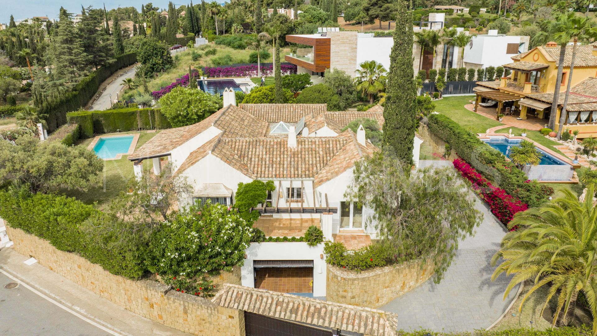 Villa for sale in Cascada de Camojan with 4 bedrooms