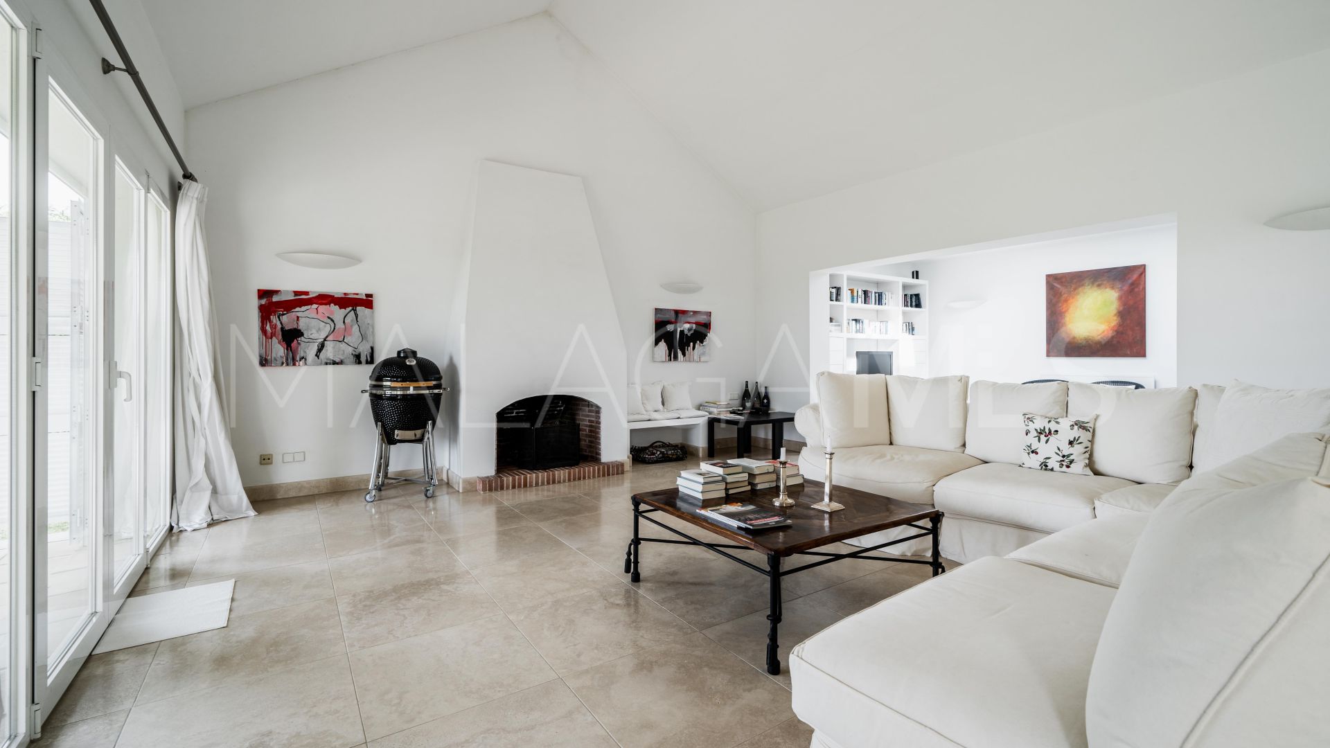 Villa for sale in Cascada de Camojan with 4 bedrooms