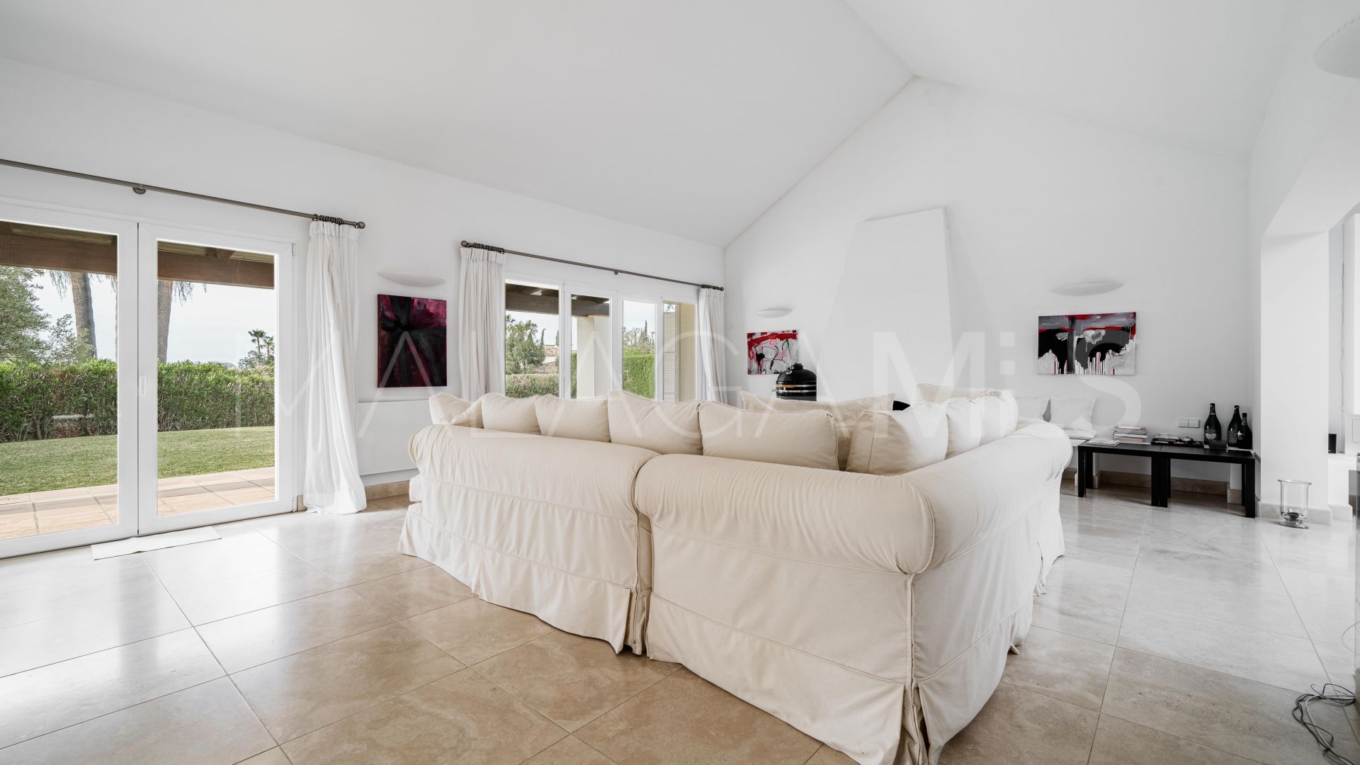 Villa for sale in Cascada de Camojan with 4 bedrooms