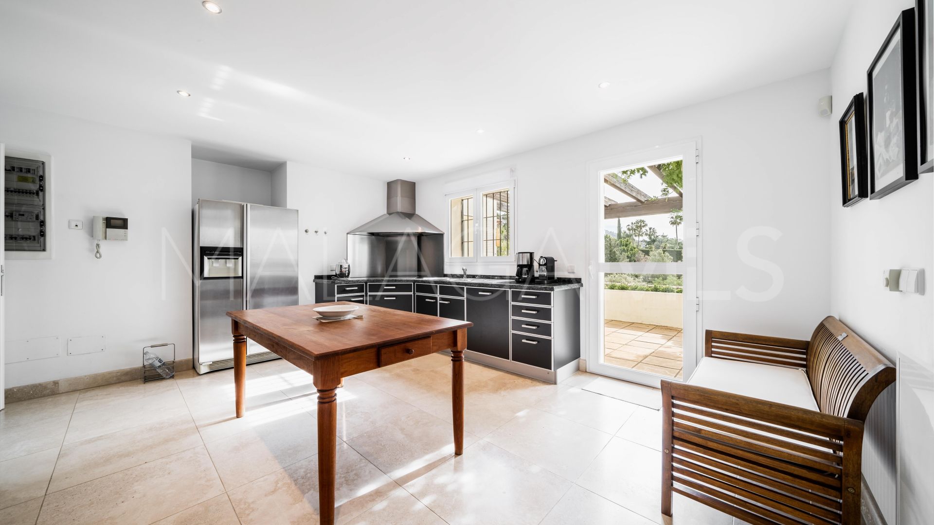 Villa for sale in Cascada de Camojan with 4 bedrooms