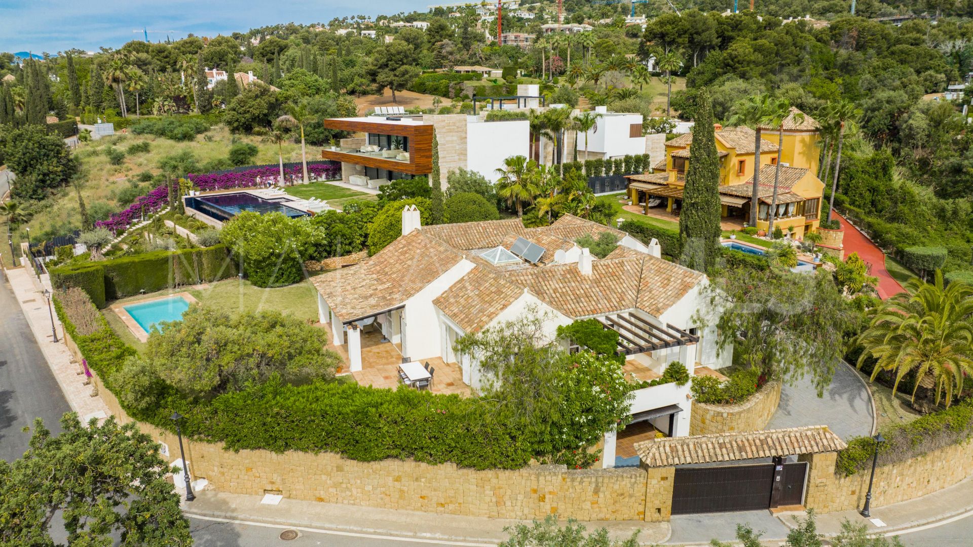 Villa for sale in Cascada de Camojan with 4 bedrooms